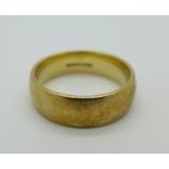 A 9ct gold wedding band, 8g,