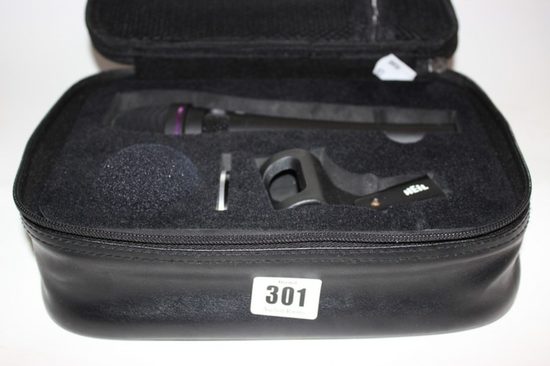 A Heil Sound PR35 microphone in travel case.