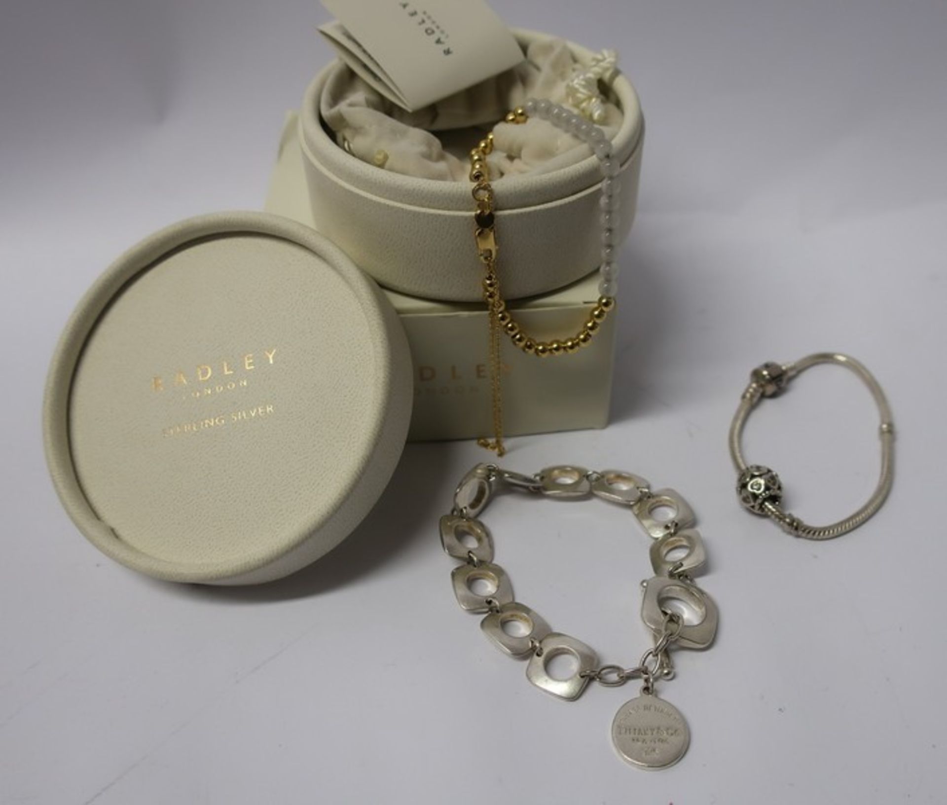Assorted jewellery and watches to include new examples together with a pre-owned fashion purse. - Image 2 of 4