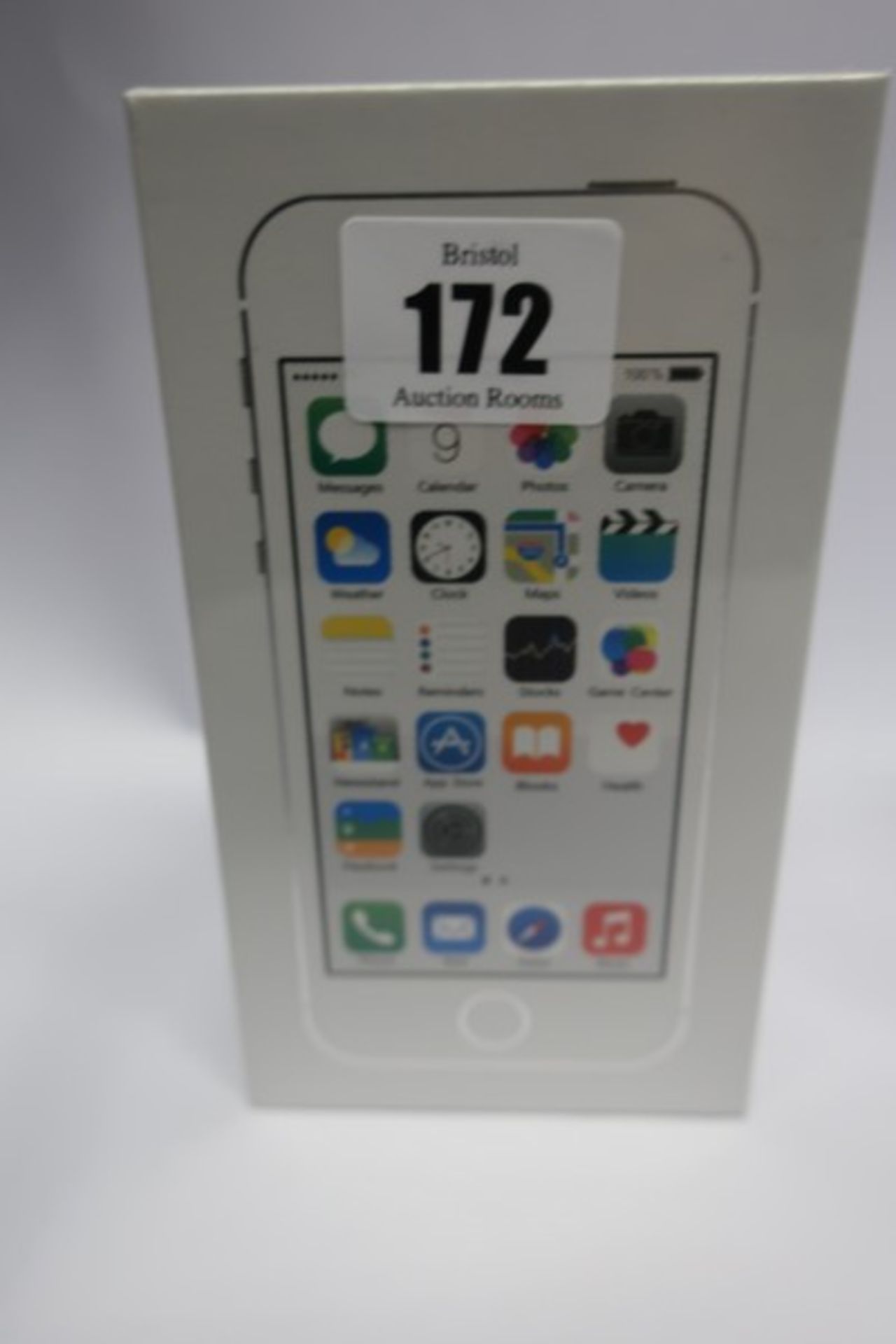 A boxed as new Apple iPhone 5s A1533 32GB in Silver (IMEI: 013851002958008) (Box sealed).