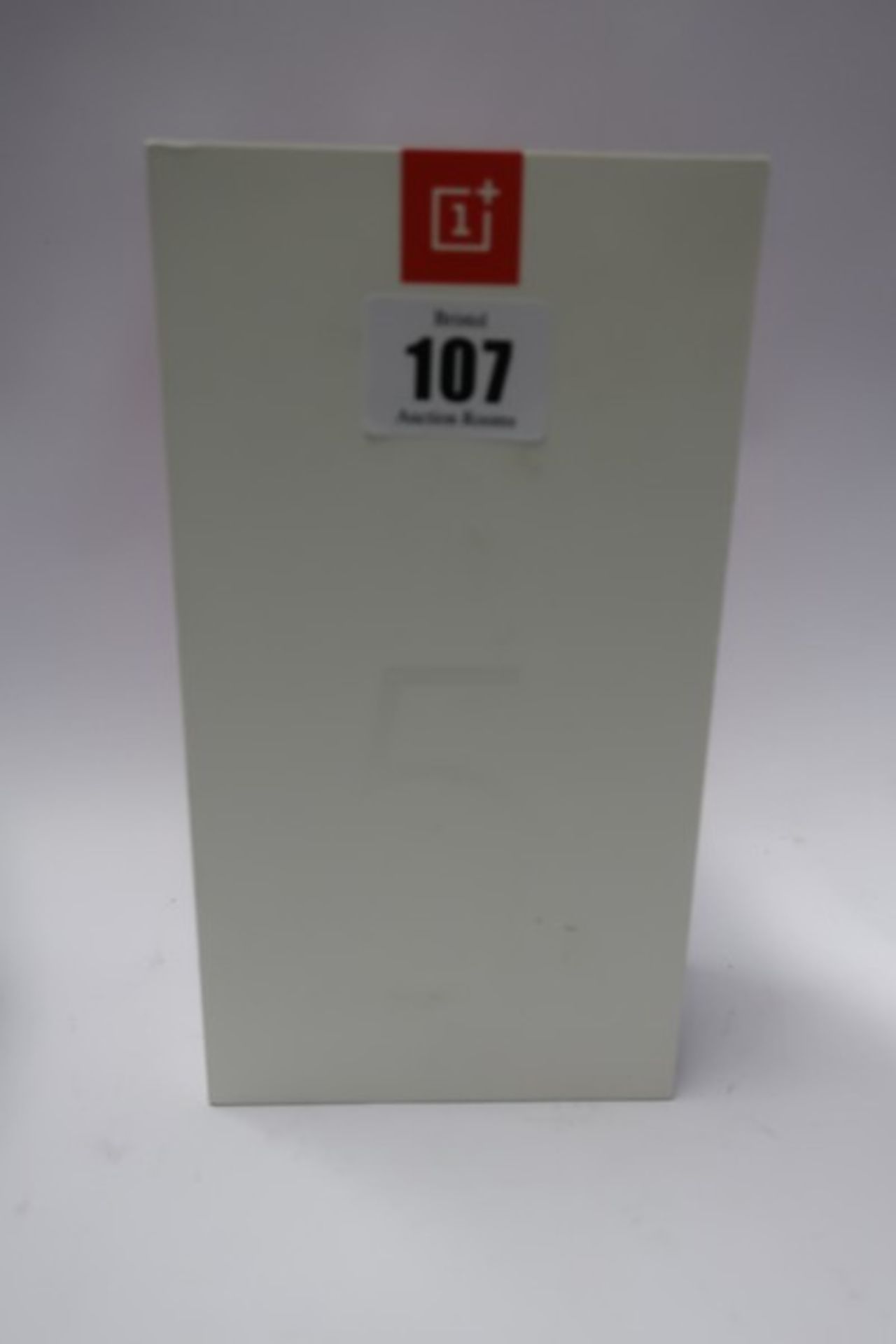 A boxed as new OnePlus 5T A5010 64GB dual sim smartphone (IMEI: 868717038609954 / 868717038609947).