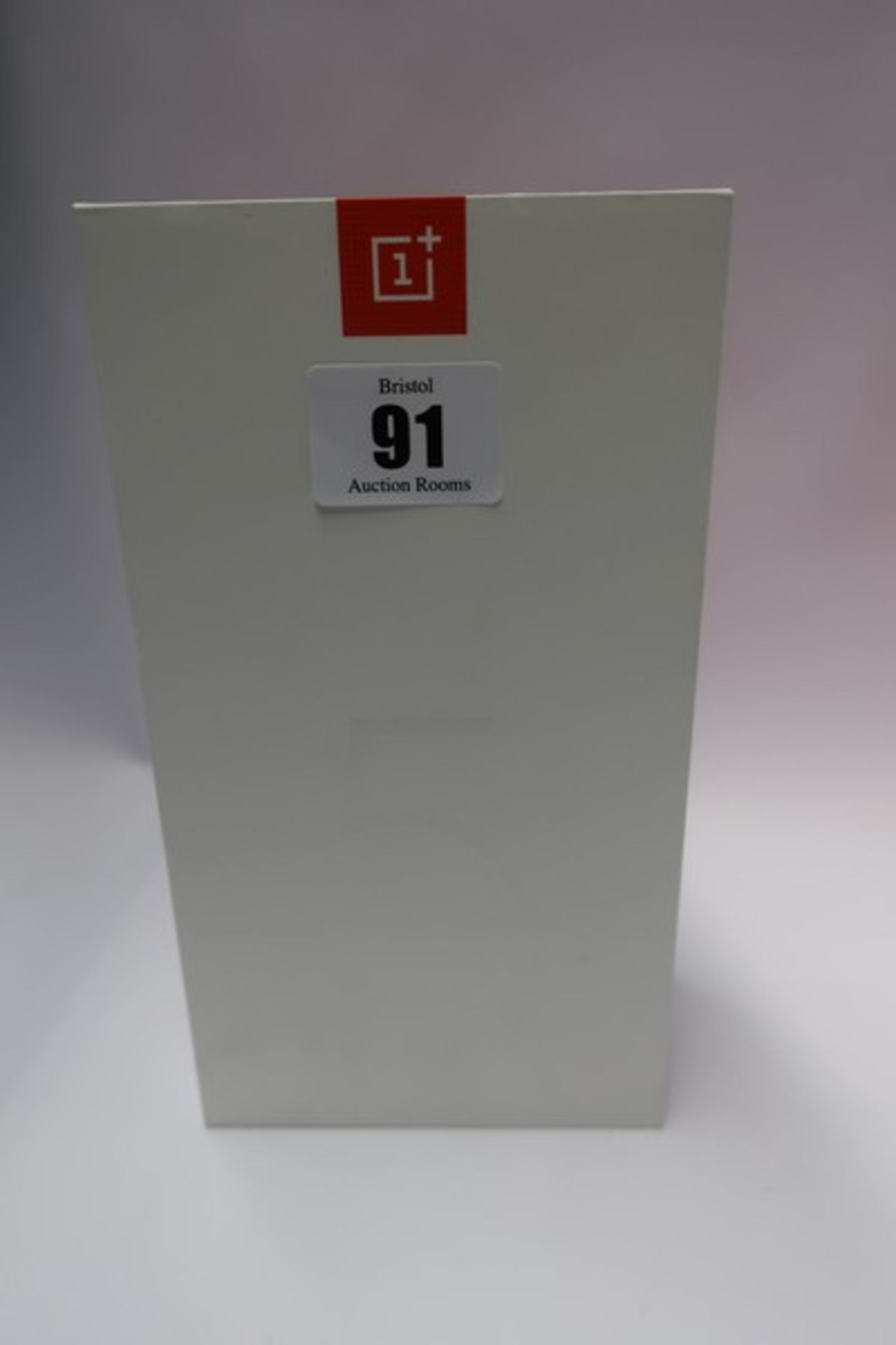 A boxed as new OnePlus 5T A5010 64GB dual sim smartphone (IMEI: 868717037411071 / 868717037411063).