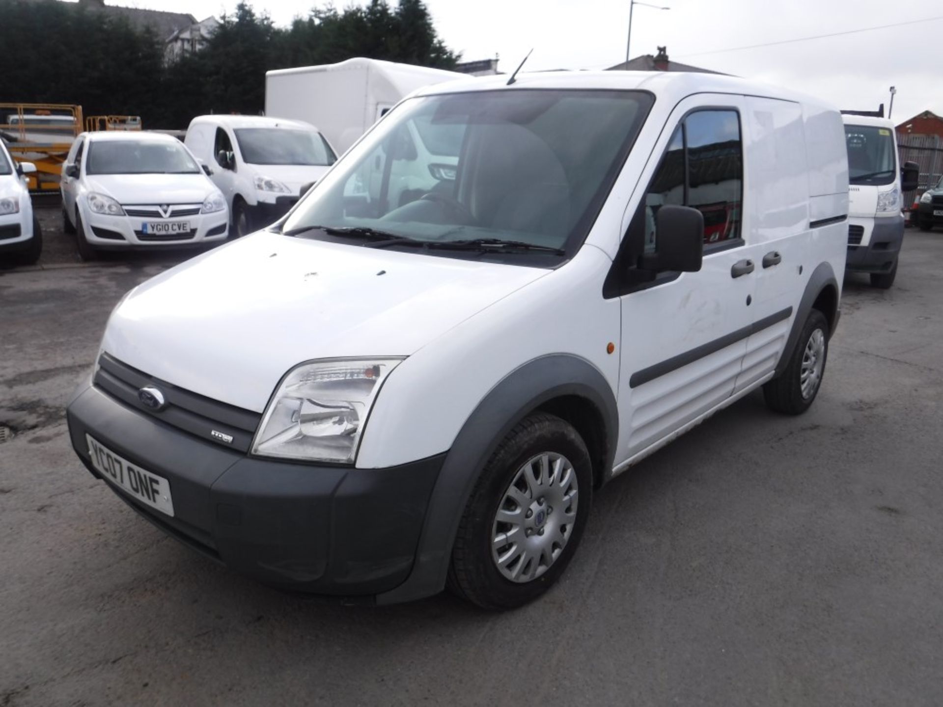 07 reg FORD TRANSIT CONNECT T220 VAN, 1ST REG 05/07, TEST 12/18, 76485M WARRANTED, V5 HERE, 1 FORMER - Image 2 of 5