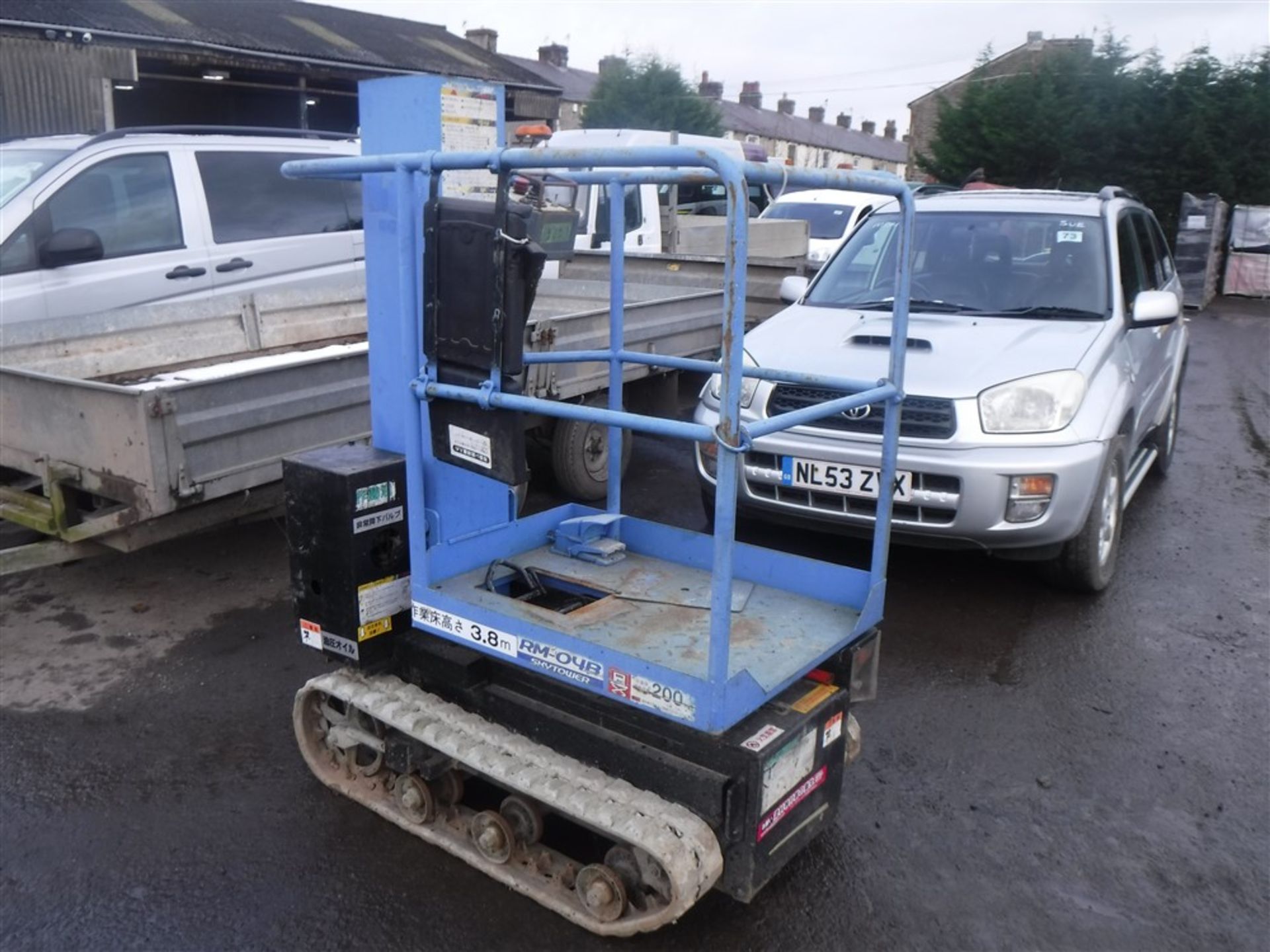 SKYTOWER RM-04B 3.8M TRACKED LIFT [+ VAT]