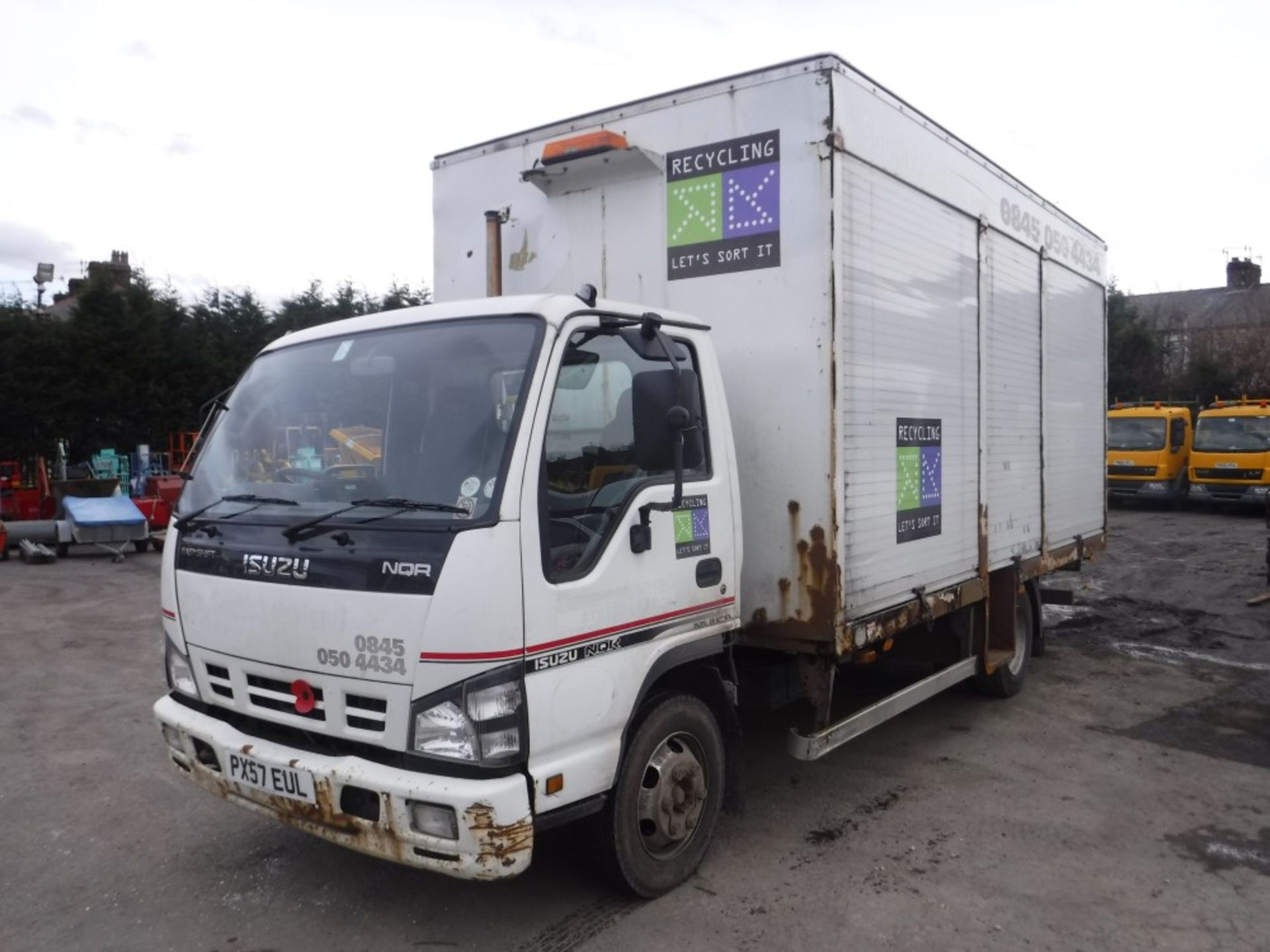 57 reg ISUZU NQR70 7.5 TON BOX VAN (DIRECT COUNCIL) 1ST REG 11/07, TEST 10/18, 139973KM, V5 [+ VAT] - Image 2 of 5