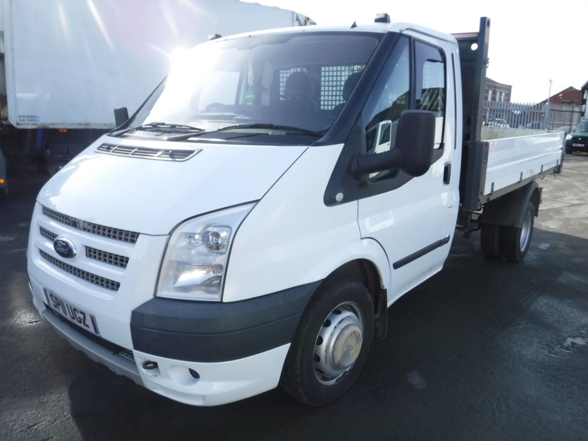 11 reg FORD TRANSIT 115 T330S LTD RWD TIPPER, 1ST REG 03/11, TEST 08/18, MILEAGE NOT DISPLAYED, V5 - Image 2 of 5