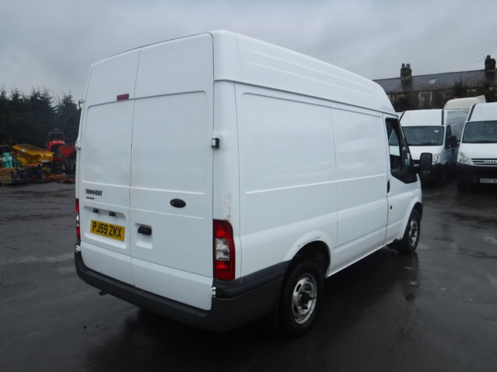 59 reg FORD TRANSIT T280S FWD VAN (DIRECT COUNCIL) 1ST REG 01/10, 78436M, V5 HERE, 1 OWNER FROM - Image 4 of 5