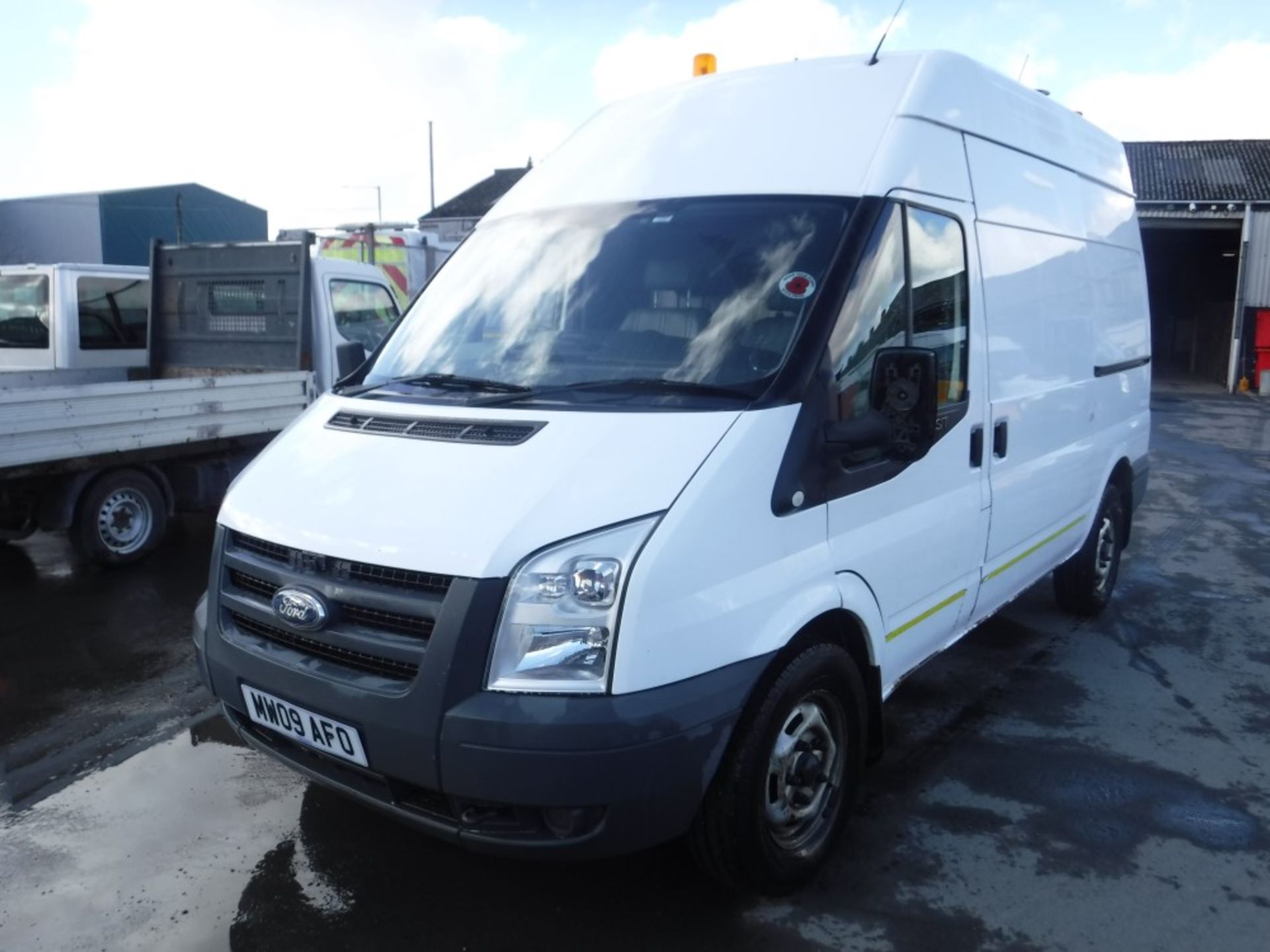 09 reg FORD TRANSIT 115 T350M RWD (DIRECT ELECTRICITY NW) 1ST REG 08/09, TEST 06/18, 120573M, V5 - Image 2 of 5