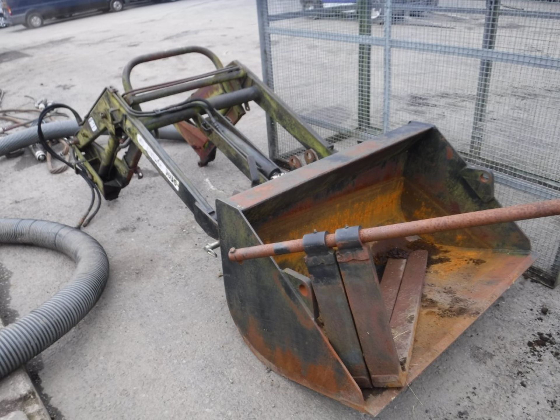 TRACTOR LOADING ARM, BUCKET & FORK LIFT ATTACHMENT [NO VAT] - Image 2 of 2