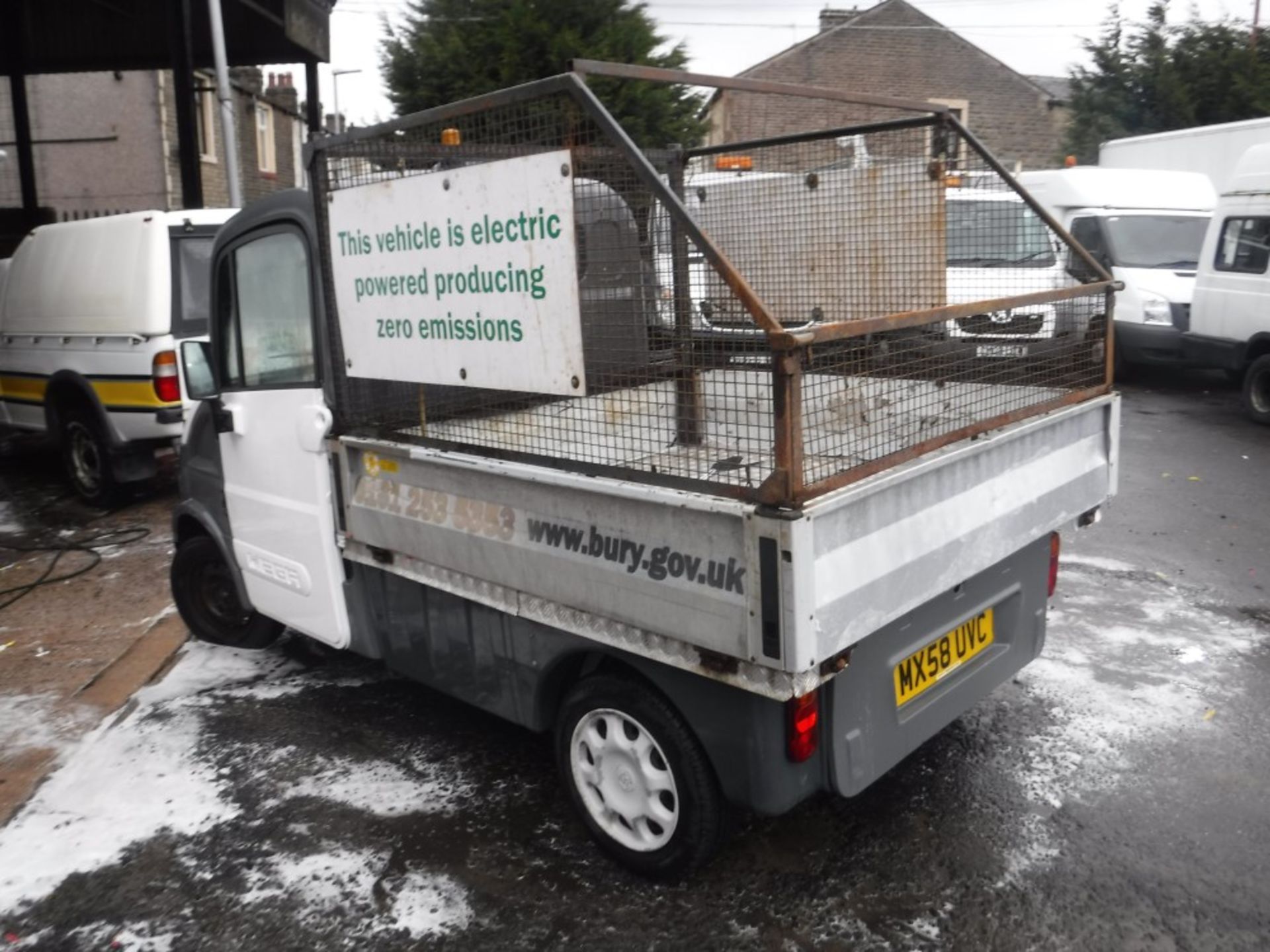 58 reg AXIAM MEGA MULTITRUCK 600E ELECTRIC CAGED TIPPER (DIRECT COUNCIL) 1ST REG 12/08, 24298M - Image 3 of 5