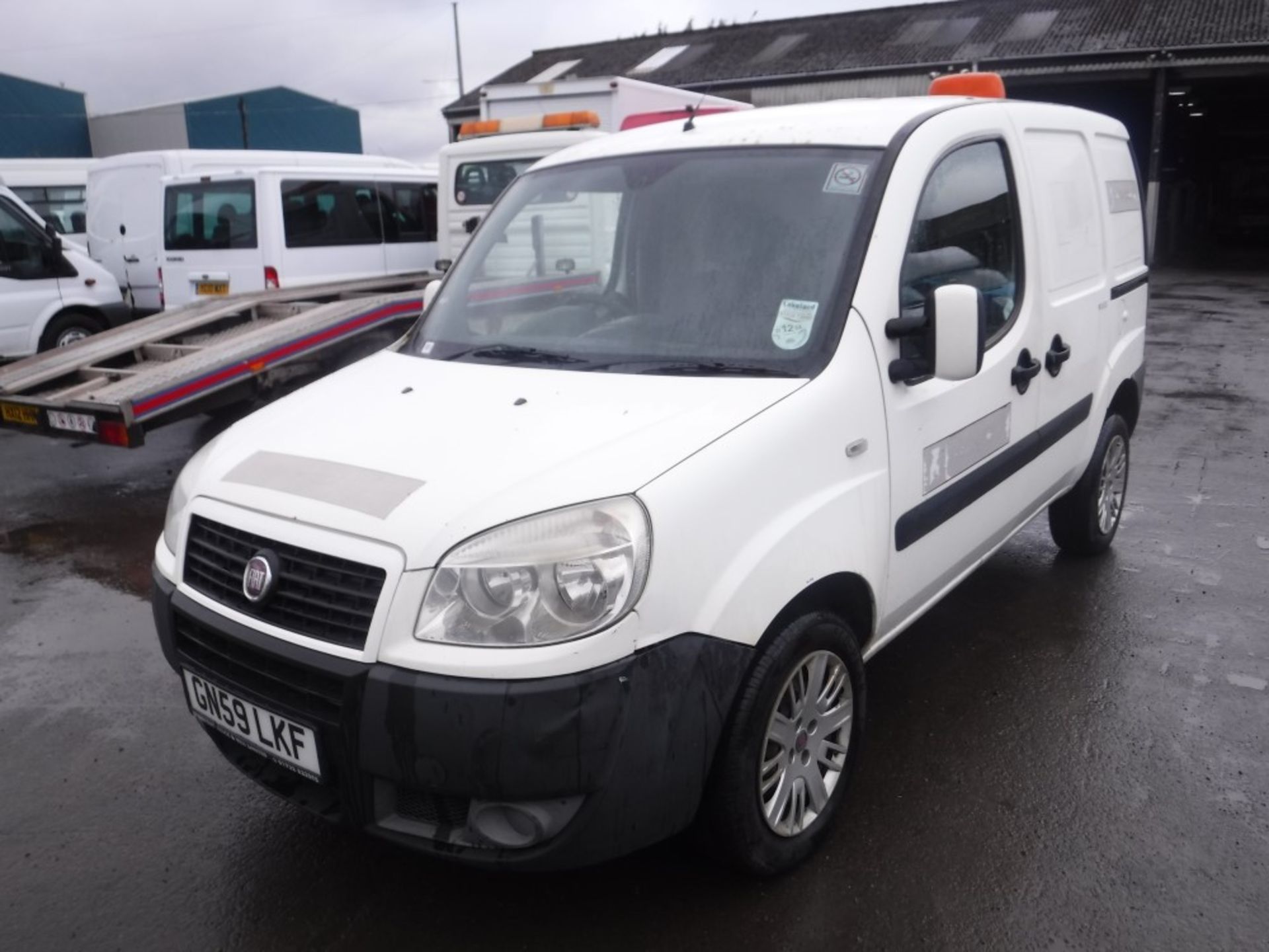 59 reg FIAT DOBLO CARGO M-JET SX, 1ST REG 12/09, TEST 12/18, 156537M WARRANTED, NO V5 [+ VAT] - Image 2 of 5