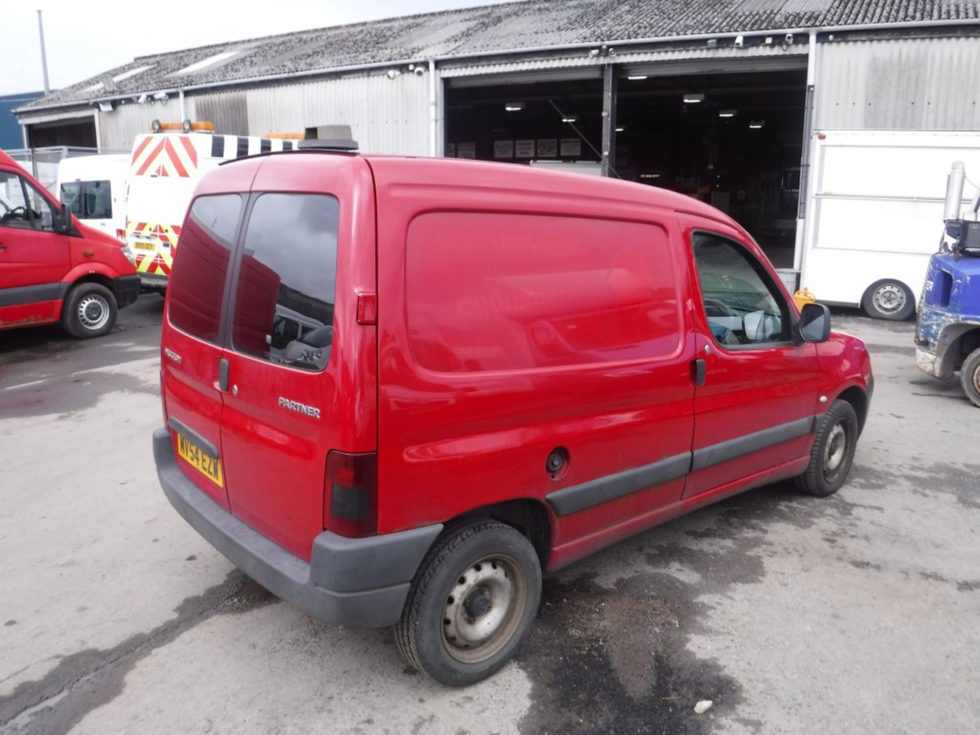 54 reg PEUGEOT PARTNER 600 LX D VAN (DIRECT GTR MANCHESTER FIRE) 1ST REG 01/05, TEST 02/19, 131971M, - Image 3 of 5