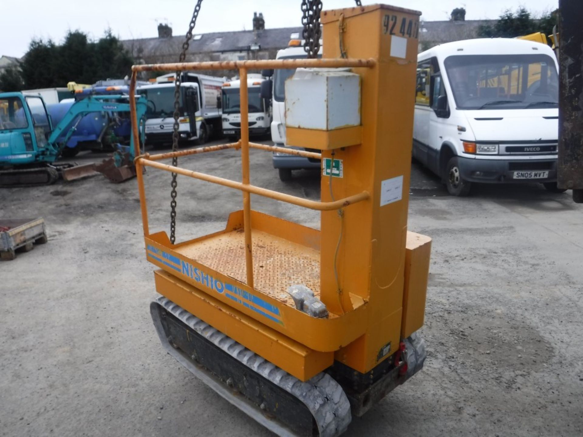 NISHIO 3.8M TRACKED LIFT (92440) (NO KEYS) [+ VAT]