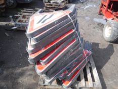 PALLET OF ROAD SIGNS (RED) [NO VAT]