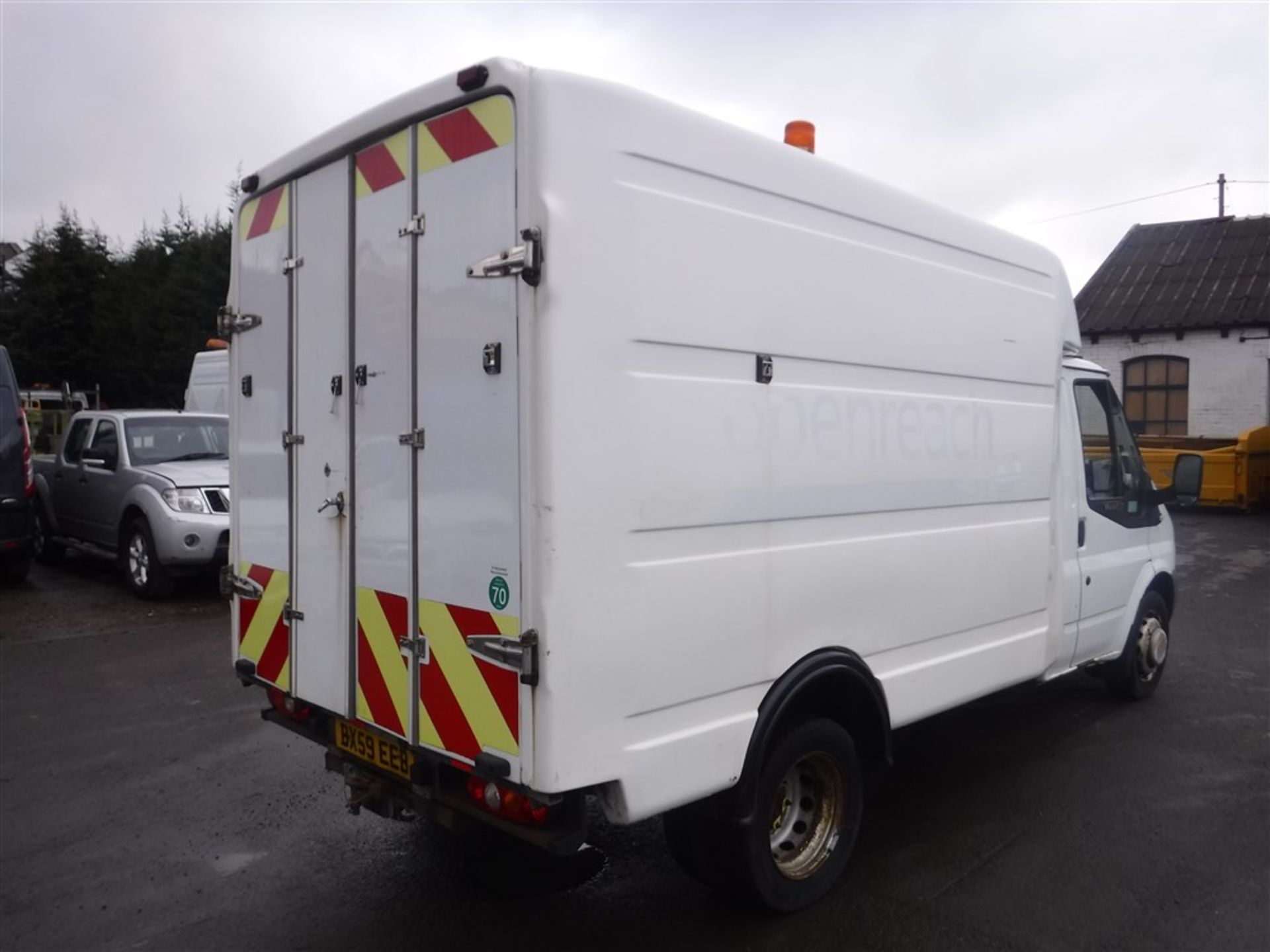 59 reg FORD TRANSIT 100 T350M RWD BOX VAN. 1ST REG 12/09, TEST 07/18, 122630M WARRANTED, V5 HERE, - Image 4 of 5