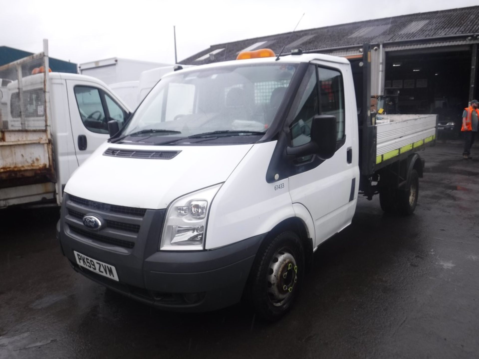 59 reg FORD TRANSIT 140 T350M RWD TIPPER (DIRECT COUNCIL) 1ST REG 01/10, 93825M, V5 HERE, 1 OWNER - Image 2 of 5