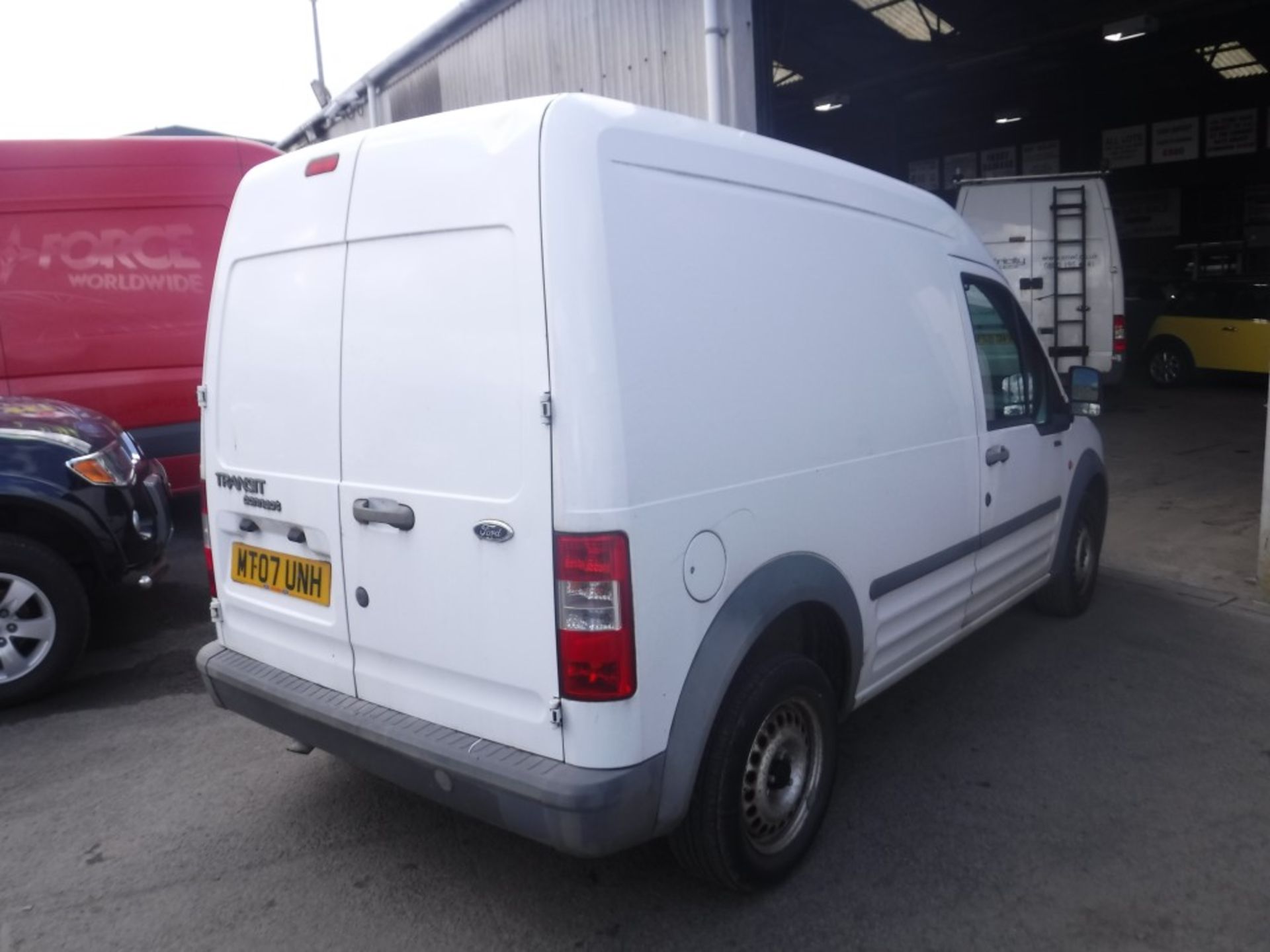 07 reg FORD TRANSIT CONNECT T230 (DIRECT COUNCIL) 1ST REG 07/07, 48359M, V5 HERE, 1 OWNER FROM - Image 4 of 5