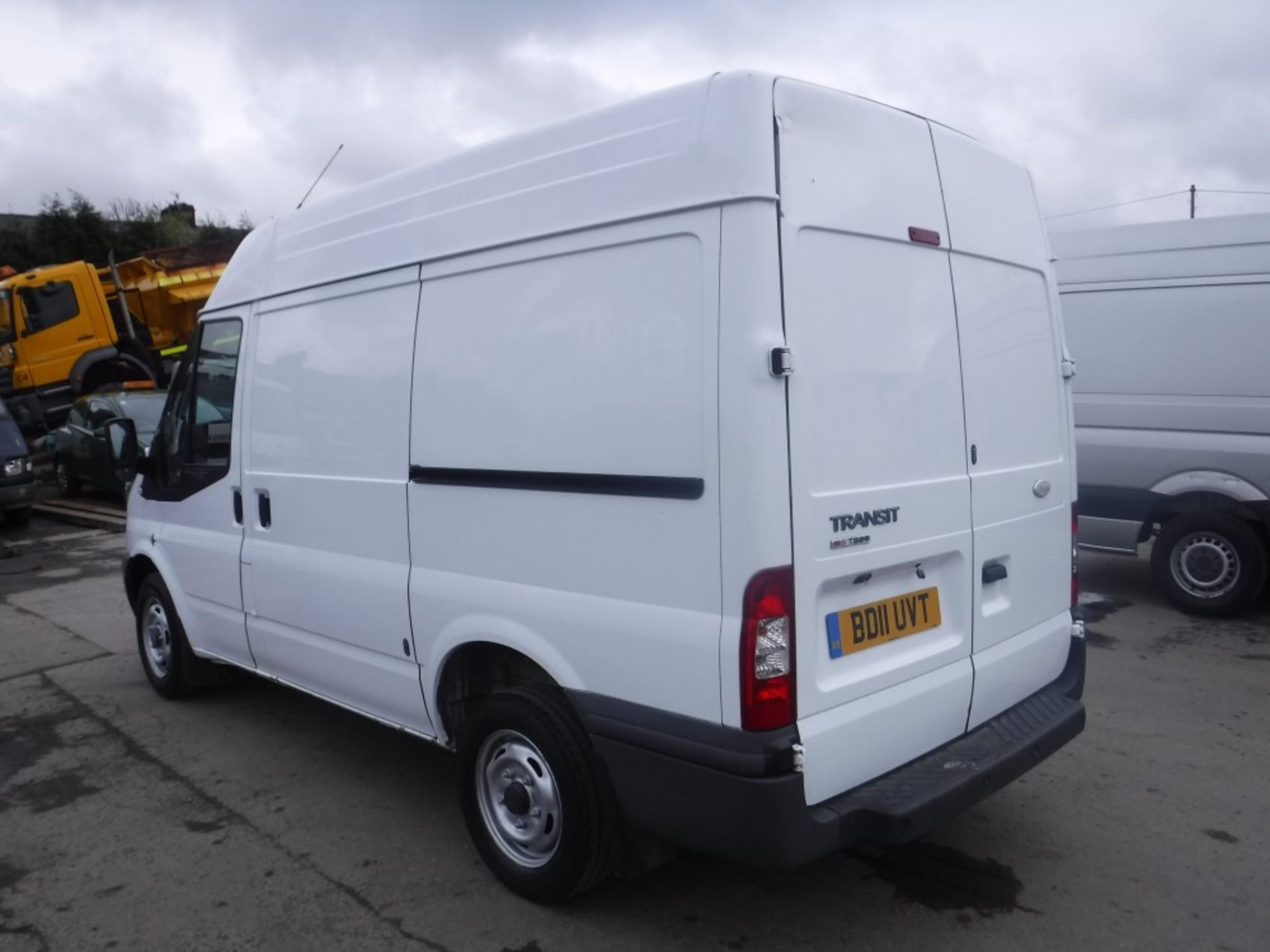 11 reg FORD TRANSIT 115 T300 SWB, 1ST REG 05/11, TEST 06/18, 153152M NOT WARRANTED, V5 HERE, 1 - Bild 3 aus 5