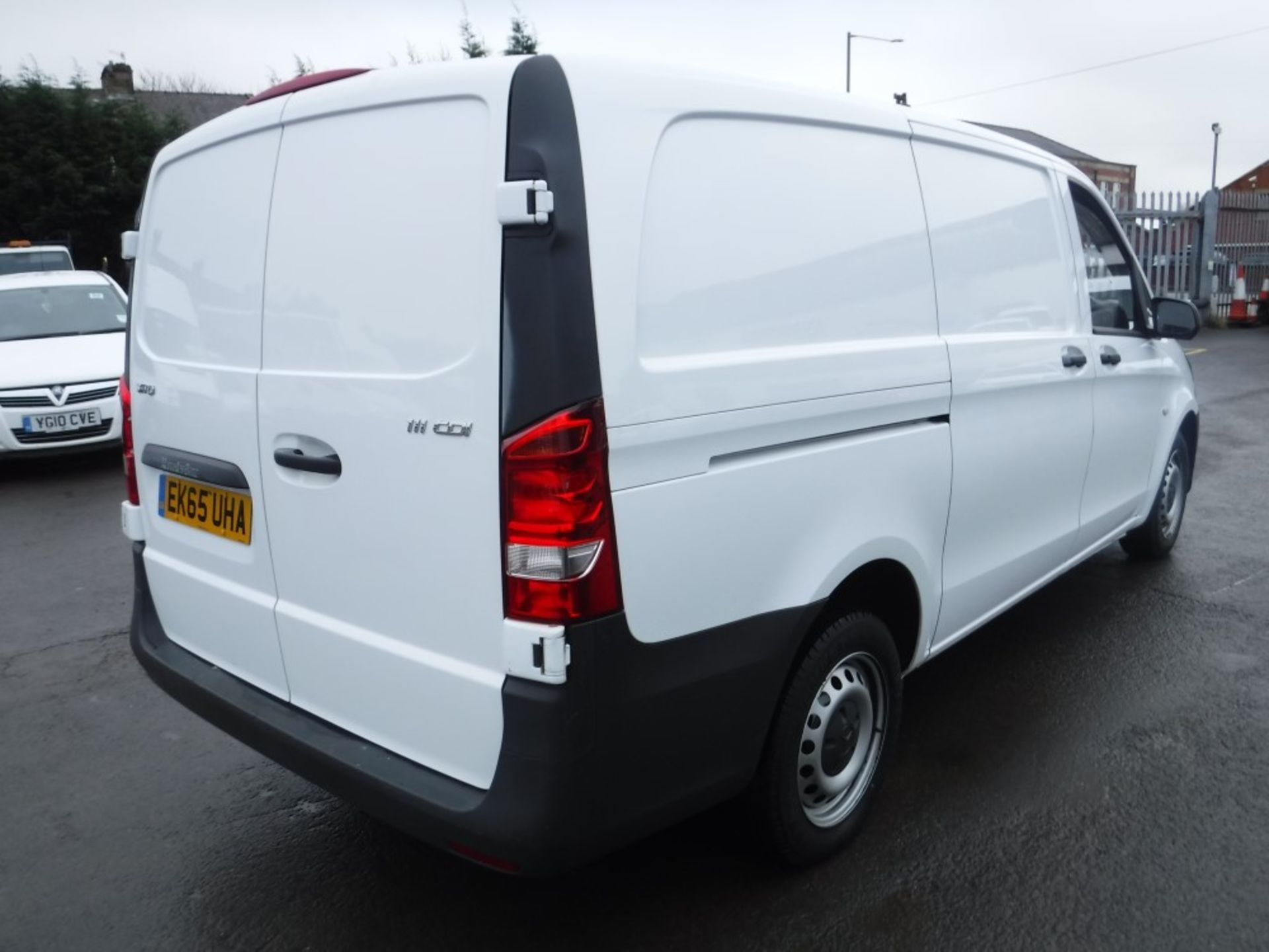 65 reg MERCEDES VITO 111 CDI, 1ST REG 10/15, 40182M WARRANTED, V5 HERE, 1 OWNER FROM NEW [+ VAT] - Image 4 of 5