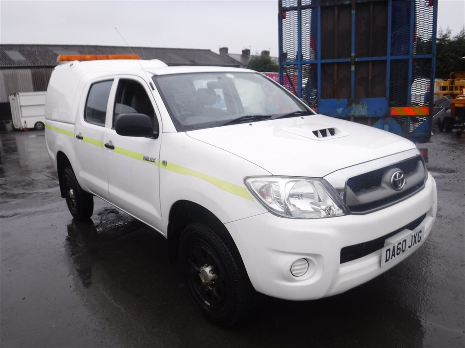 60 reg TOYOTA HI-LUX HL2 D-4D 4 X 4 PICKUP (DIRECT COUNCIL) 1ST REG 01/11, TEST 02/19, 154564M, V5