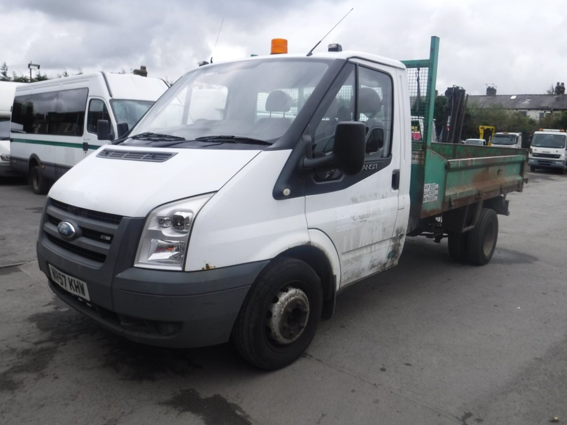 57 reg FORD TRANSIT 115 T350M RWD TIPPER (DIRECT COUNCIL) 1ST REG 11/07, 71227M, V5 HERE, 1 OWNER - Image 2 of 5