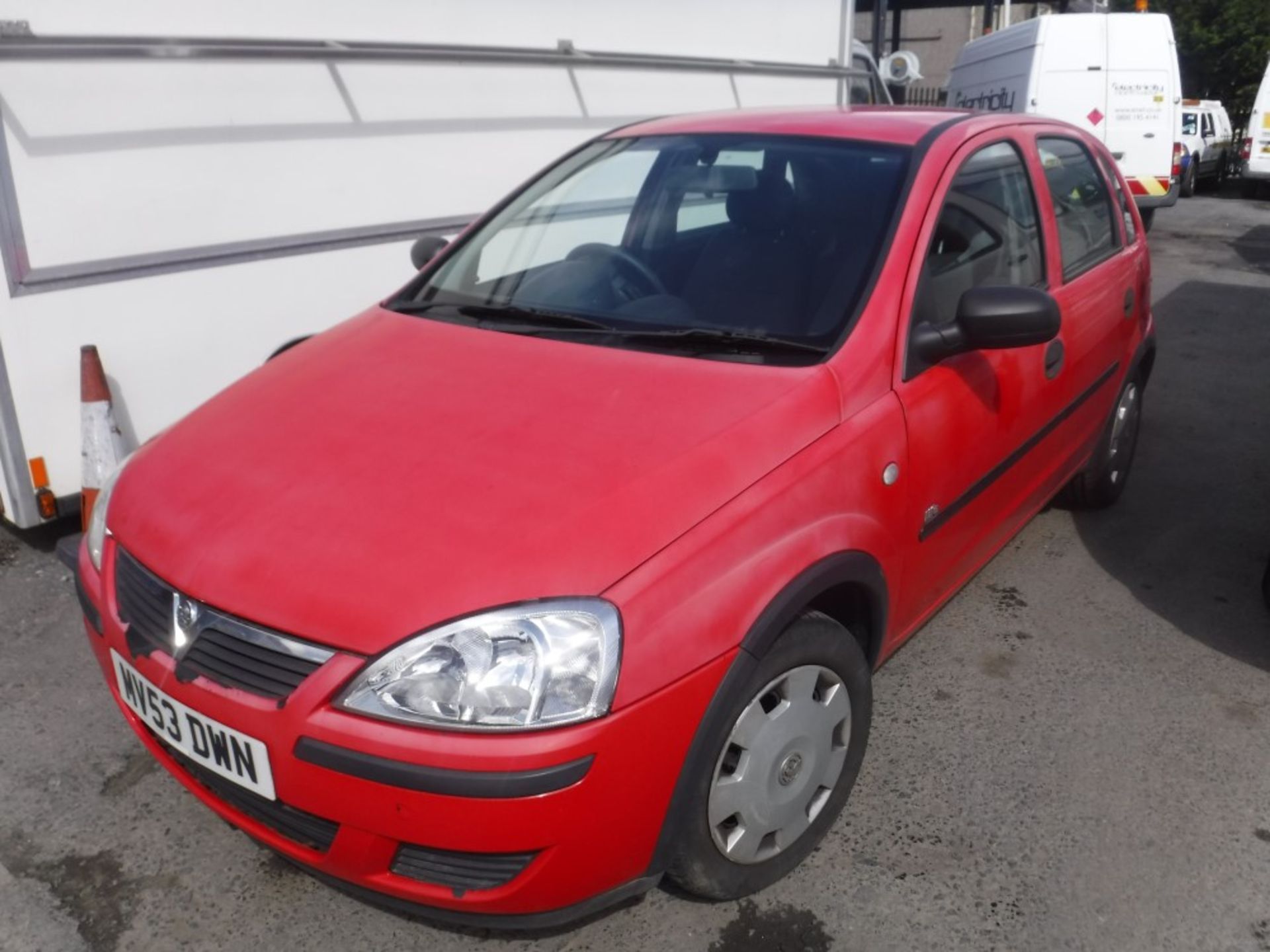 53 reg VAUXHALL CORSA LIFE HATCHBACK (DIRECT GTR M/C FIRE) 1ST REG 11/03, TEST 10/18, 37889M, V5 - Bild 2 aus 5