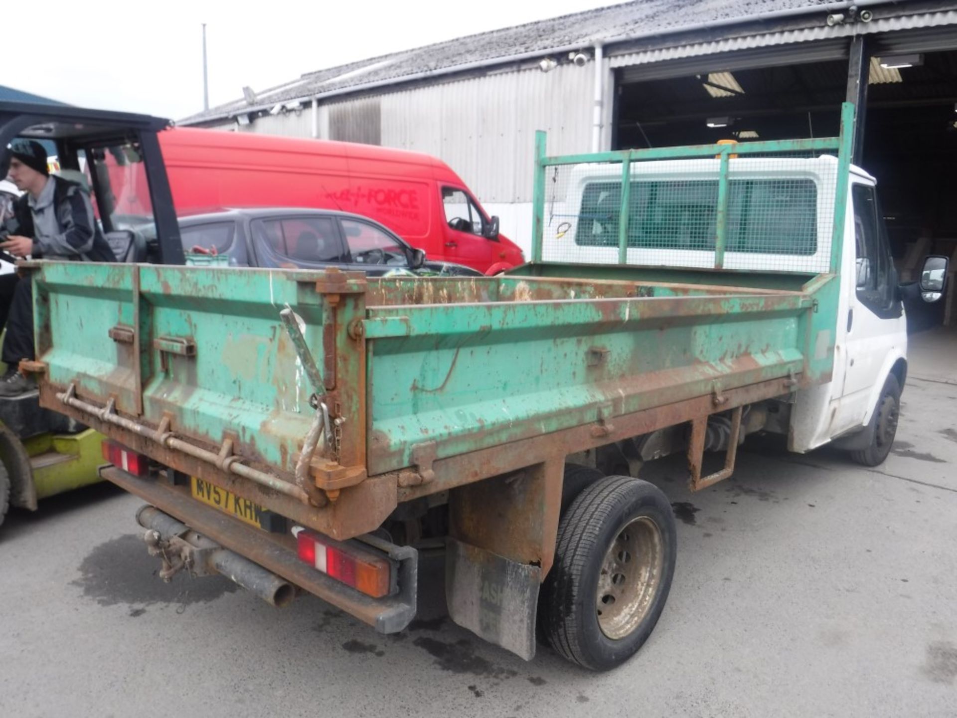 57 reg FORD TRANSIT 115 T350M RWD TIPPER (DIRECT COUNCIL) 1ST REG 11/07, 71227M, V5 HERE, 1 OWNER - Image 4 of 5