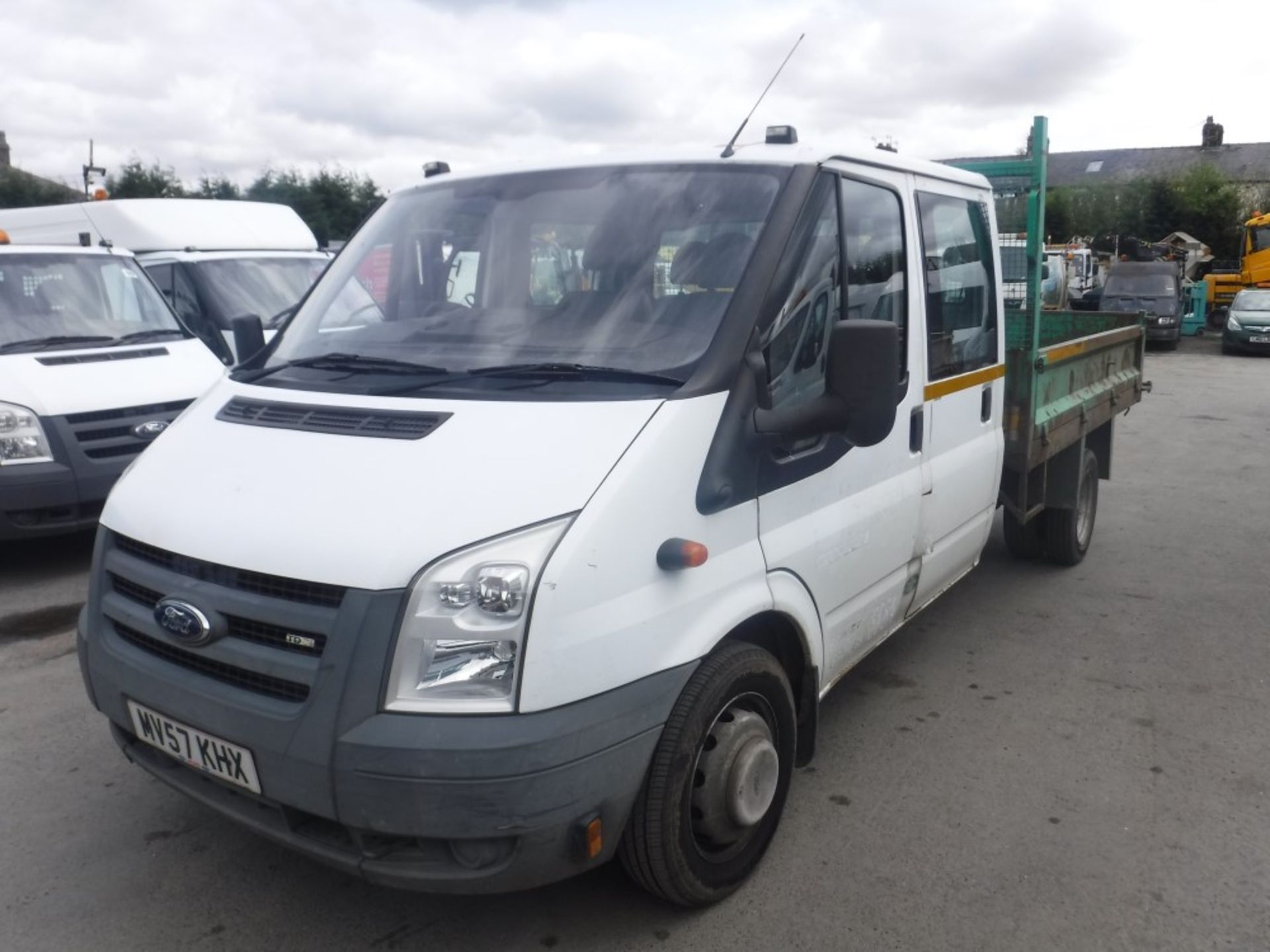 57 reg FORD TRANSIT 115 T350M RWD TIPPER (DIRECT COUNCIL) 1ST REG 11/07, TEST 10/18, 85301M, V5 - Image 2 of 5