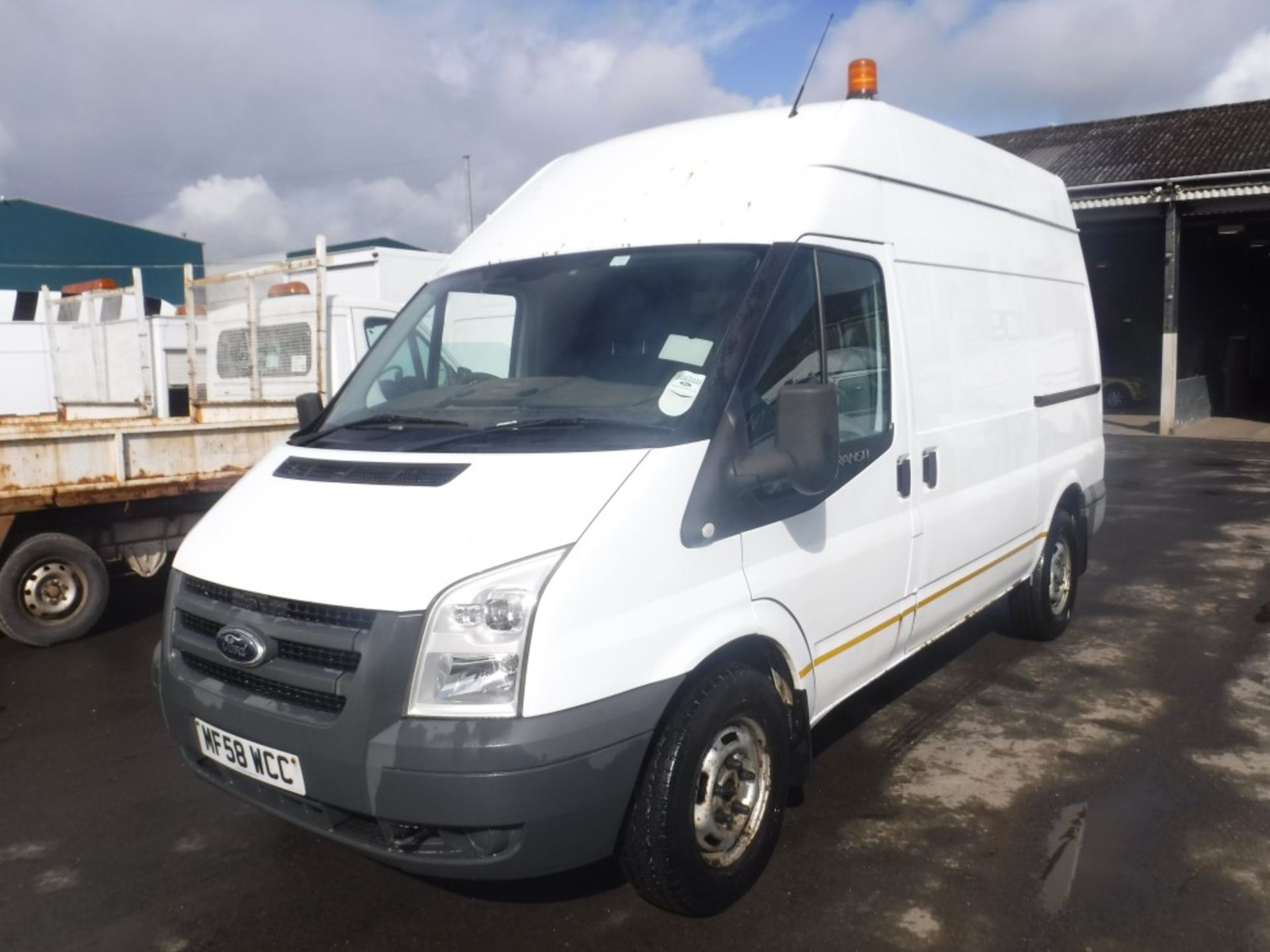 58 reg FORD TRANSIT 115 T350M RWD (DIRECT ELECTRICITY NW) 1ST REG 09/08, TEST 09/18, 106079M, V5 - Image 2 of 5