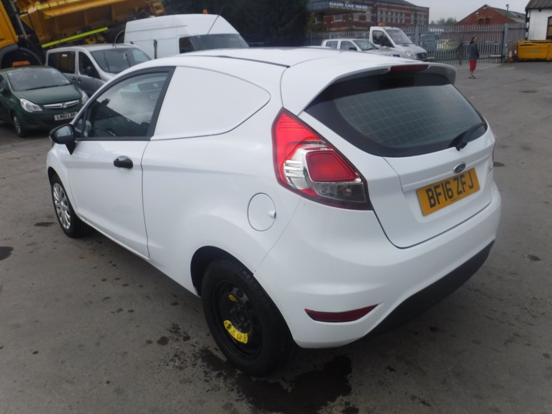 16 reg FORD FIESTA BASE TDCI VAN, 1ST REG 04/16, 81081M, V5 HERE, 1 OWNER FROM NEW [+ VAT] - Image 3 of 5