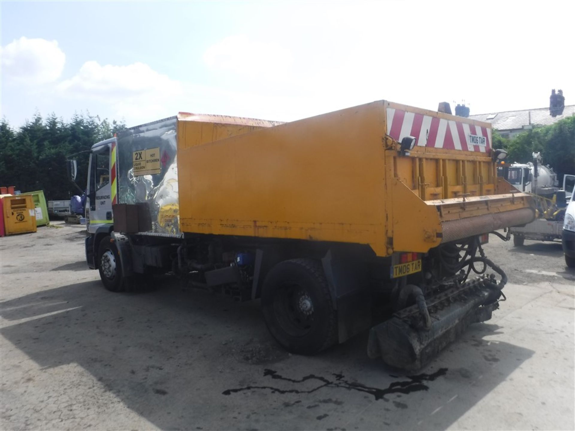 06 reg IVECO TAR TANKER, 1ST REG 04/06, 611904M WARRANTED, V5 HERE, 6 FORMER KEEPERS [+ VAT] - Bild 3 aus 5