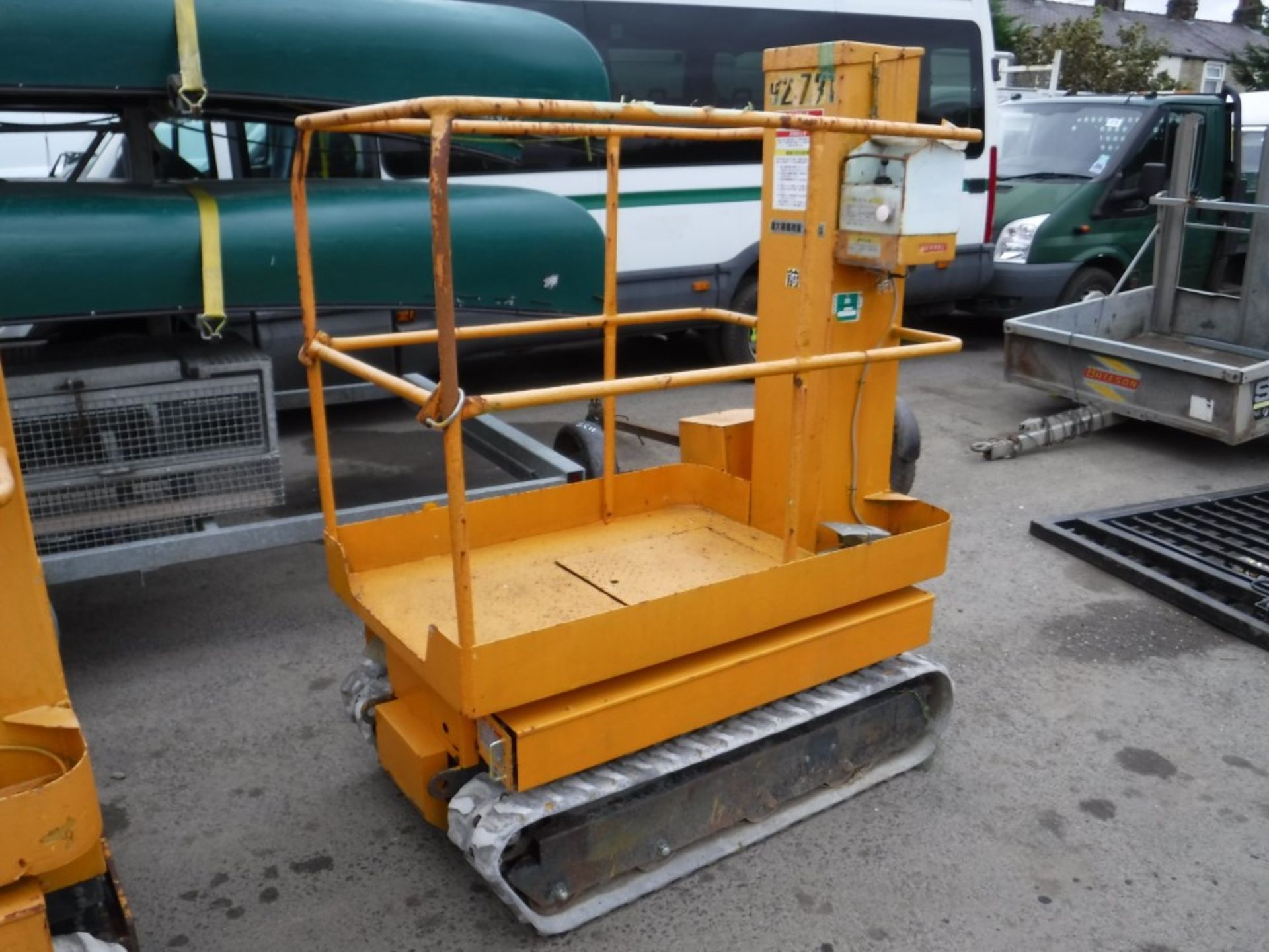 NISHIO 3.8M TRACKED LIFT (92731) [+ VAT]