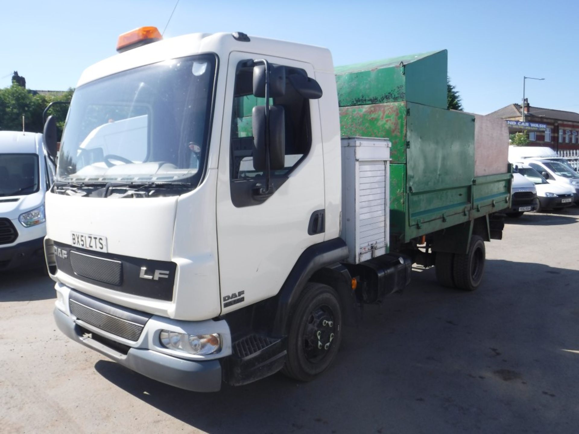 51 reg DAF FA LF45.150 TIPPER, 1ST REG 09/01, TEST 05/19, 385570KM, V5 HERE, 1 FORMER KEEPER [+ - Image 2 of 5