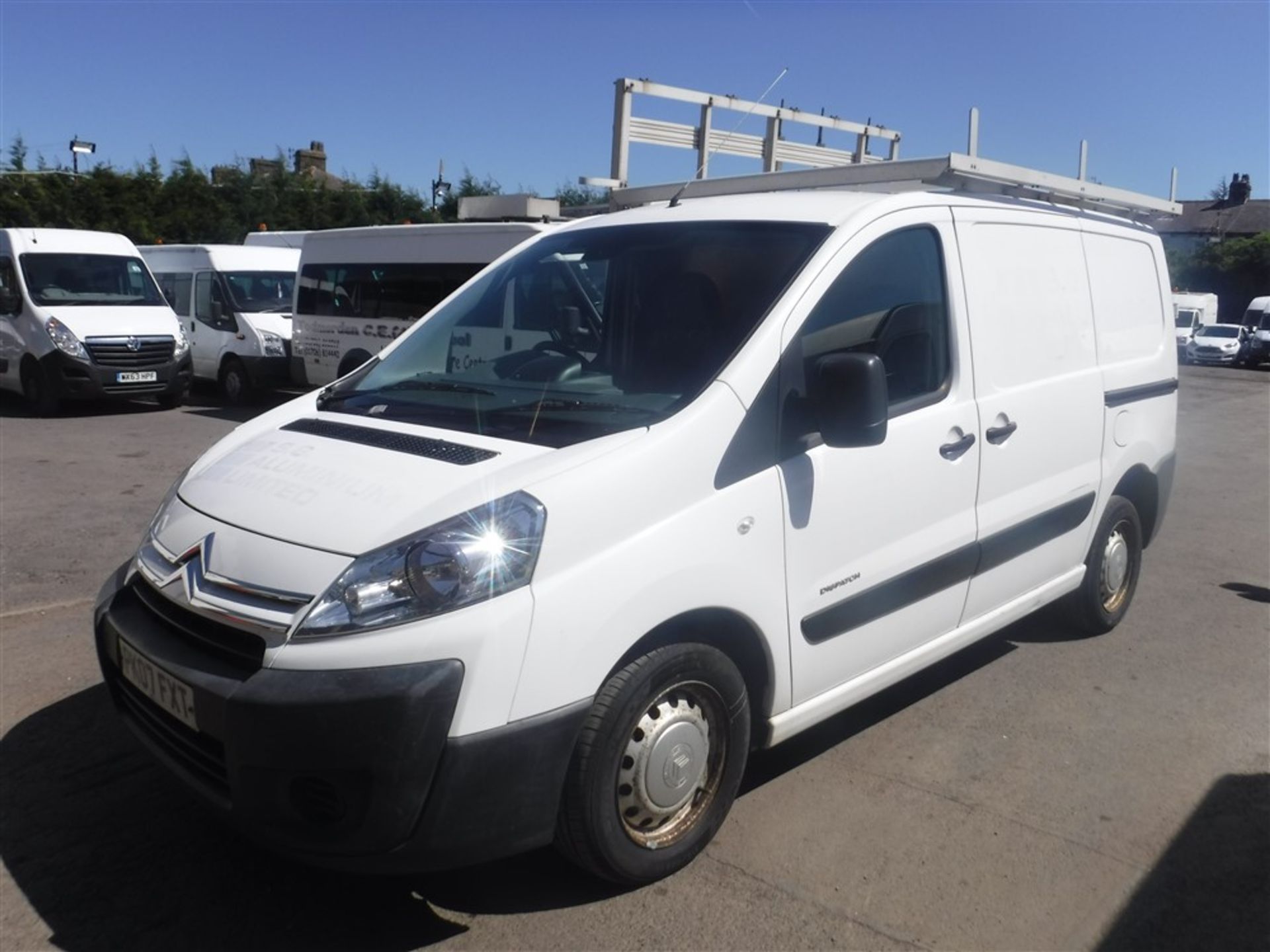 07 reg CITROEN DISPATCH 1000 HDI 120 SWB C/W GLASS RACKS, 1ST REG 04/07, TEST 05/19, 196837M - Image 2 of 5