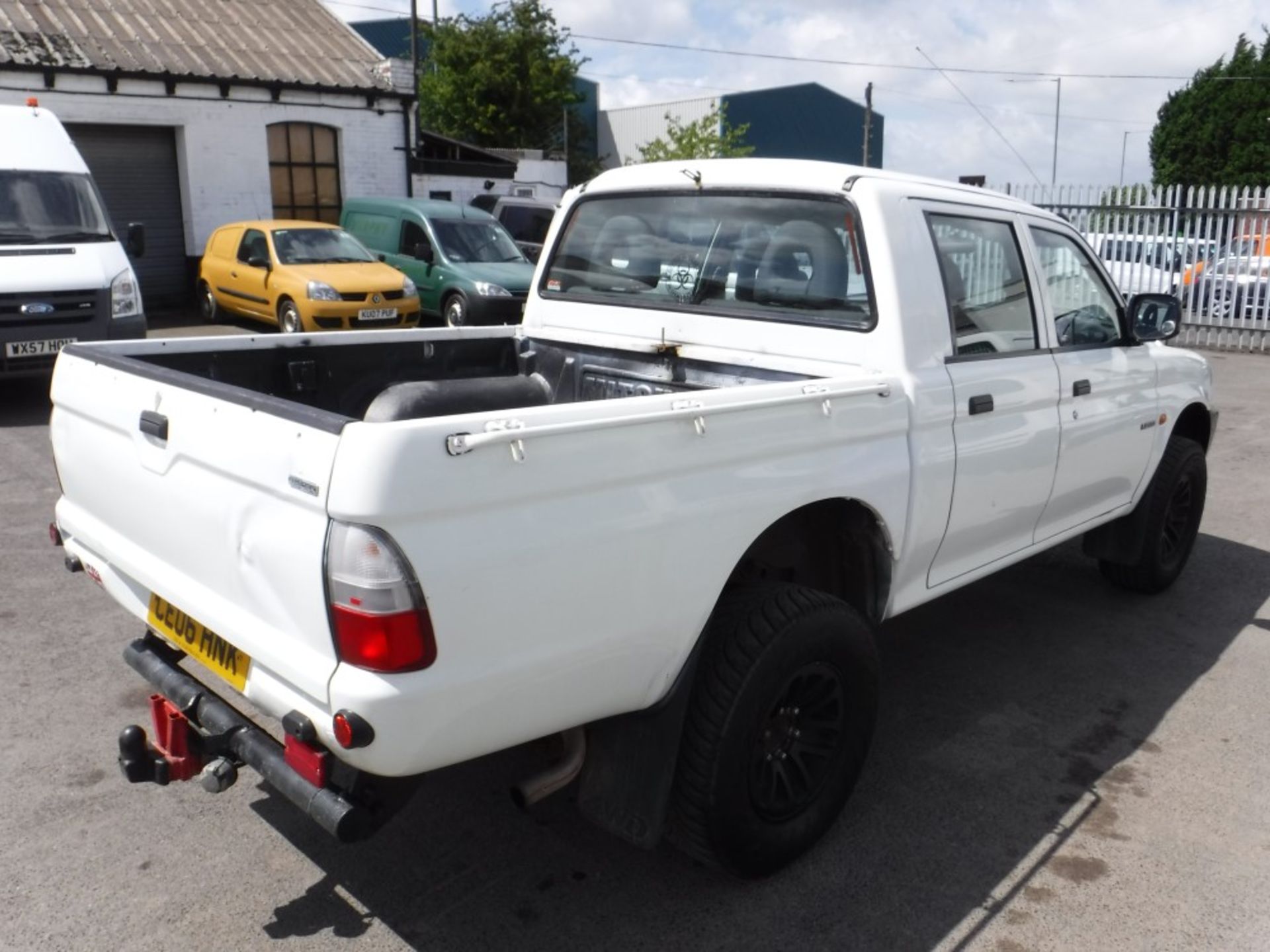 06 reg MITSUBISHI L200 GL 4WORK LWB, 1ST REG 03/06, TEST 07/18, 111657M WARRANTED, V5 HERE, 6 FORMER - Image 4 of 6