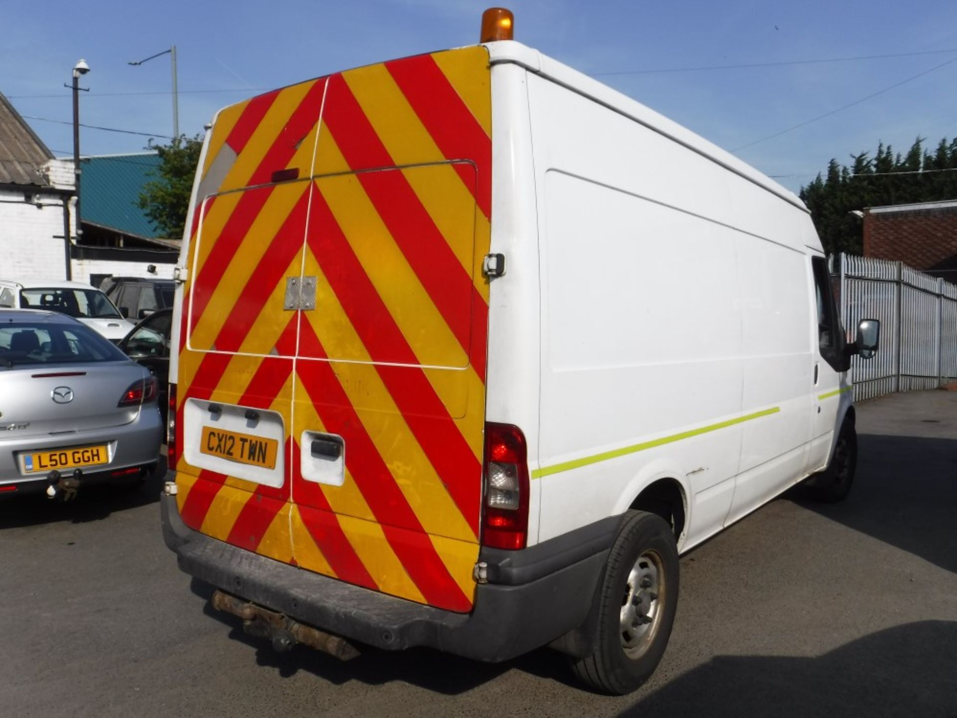 12 reg FORD TRANSIT 125 T350 RWD VAN, 1ST REG 03/12, TEST 09/18, 122902M NOT WARRANTED, V5 HERE, 1 - Image 4 of 5