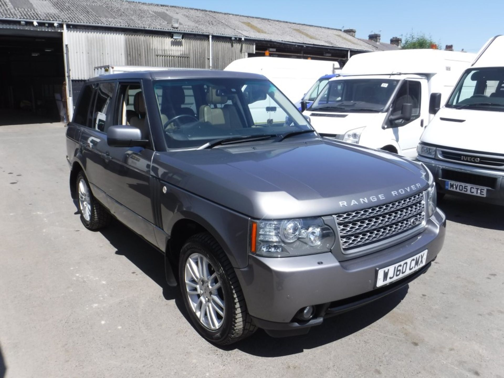 60 reg RANGE ROVER VOGUE TD V8, 1ST REG 09/10, TEST 02/19, 71386M, V5, 2 FORMER KEEPERS [NO VAT]