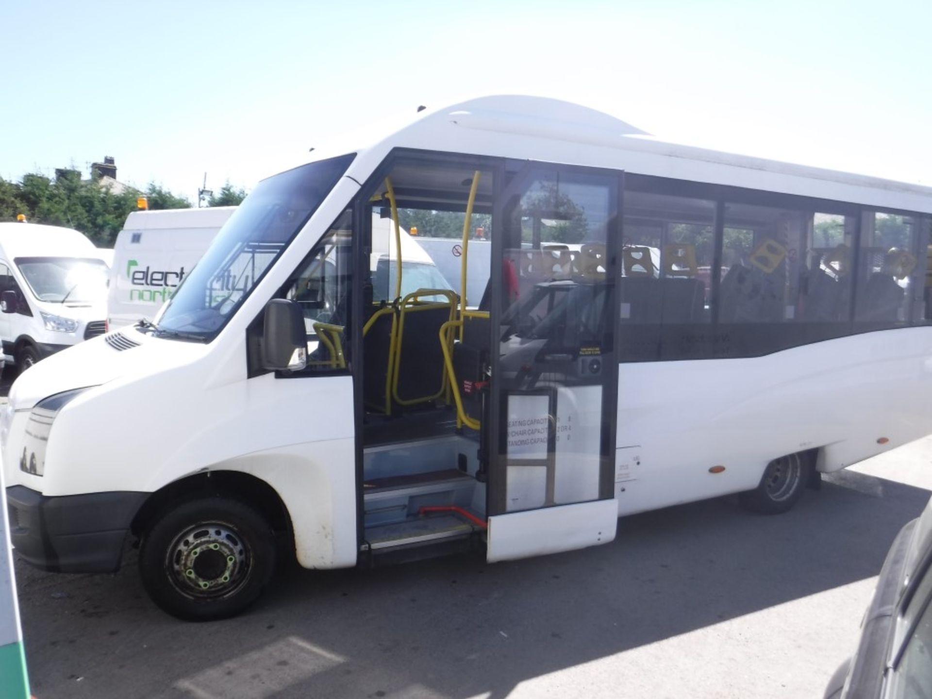 57 reg VW CRAFTER ACCESSIBLE MINIBUS (DIRECT COUNCIL) 1ST REG 09/07, TEST 08/18, 113763M, V5 HERE, 1 - Image 2 of 6