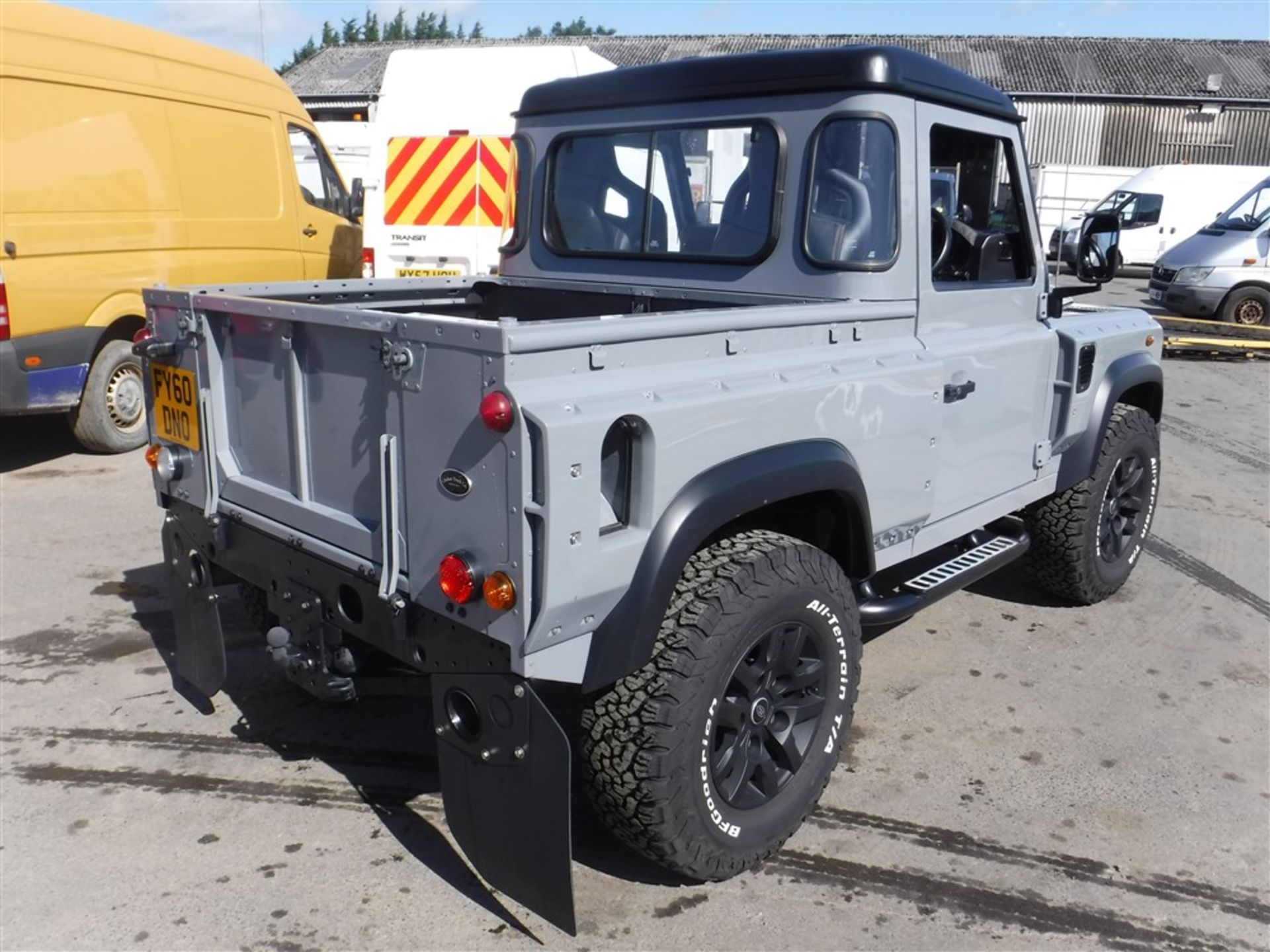 60 reg LAND ROVER DEFENDER 90 TD CHELSEA TRUCK COMPANY (KHAN) WIDE TRACK PICKUP (30K CONVERSION) 1ST - Bild 4 aus 8