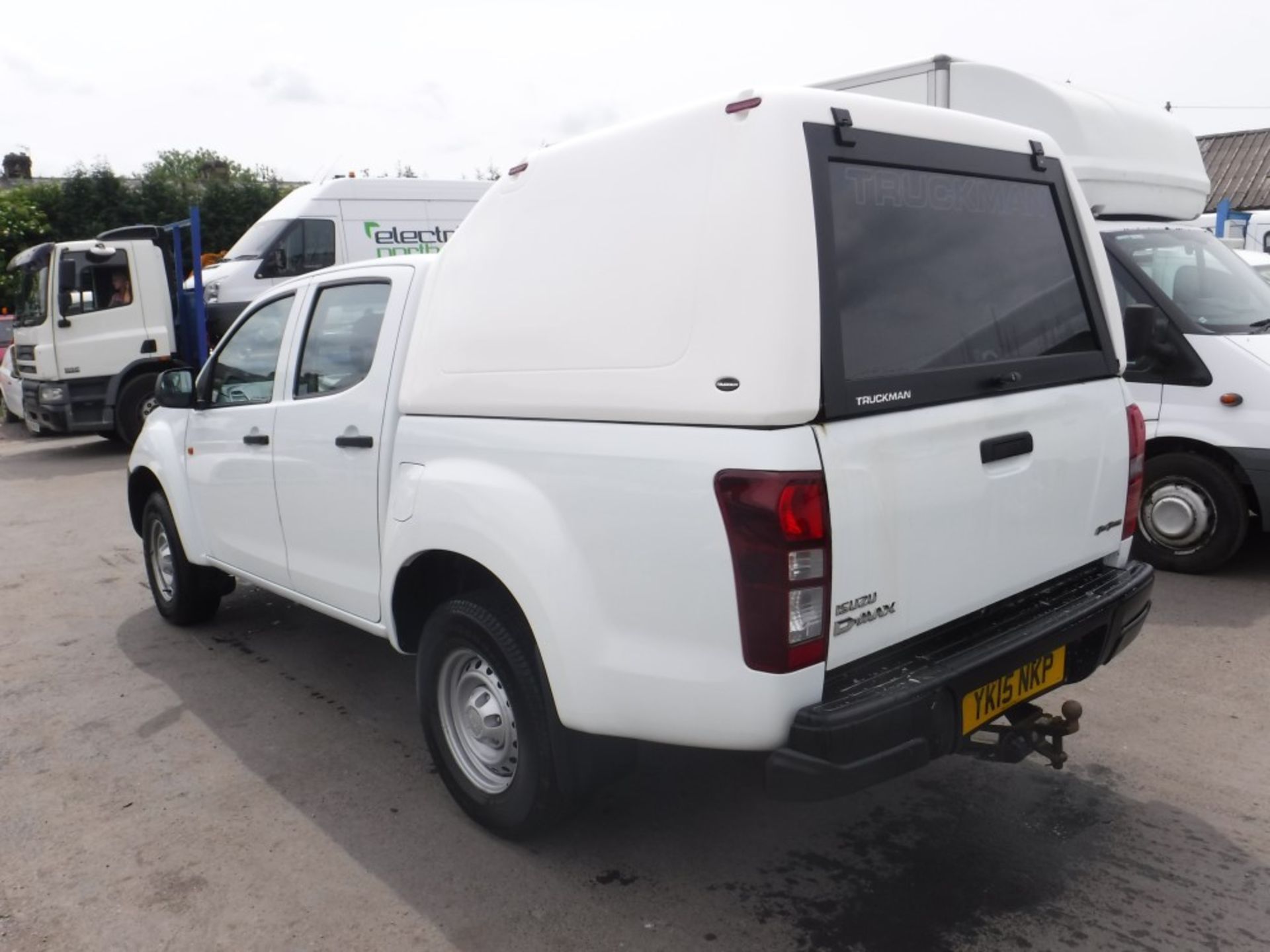 15 reg ISUZU D-MAX D/C TD PICKUP, 1ST REG 03/15, TEST 03/19, 101798M WARRANTED, V5 HERE, 1 OWNER - Image 3 of 5