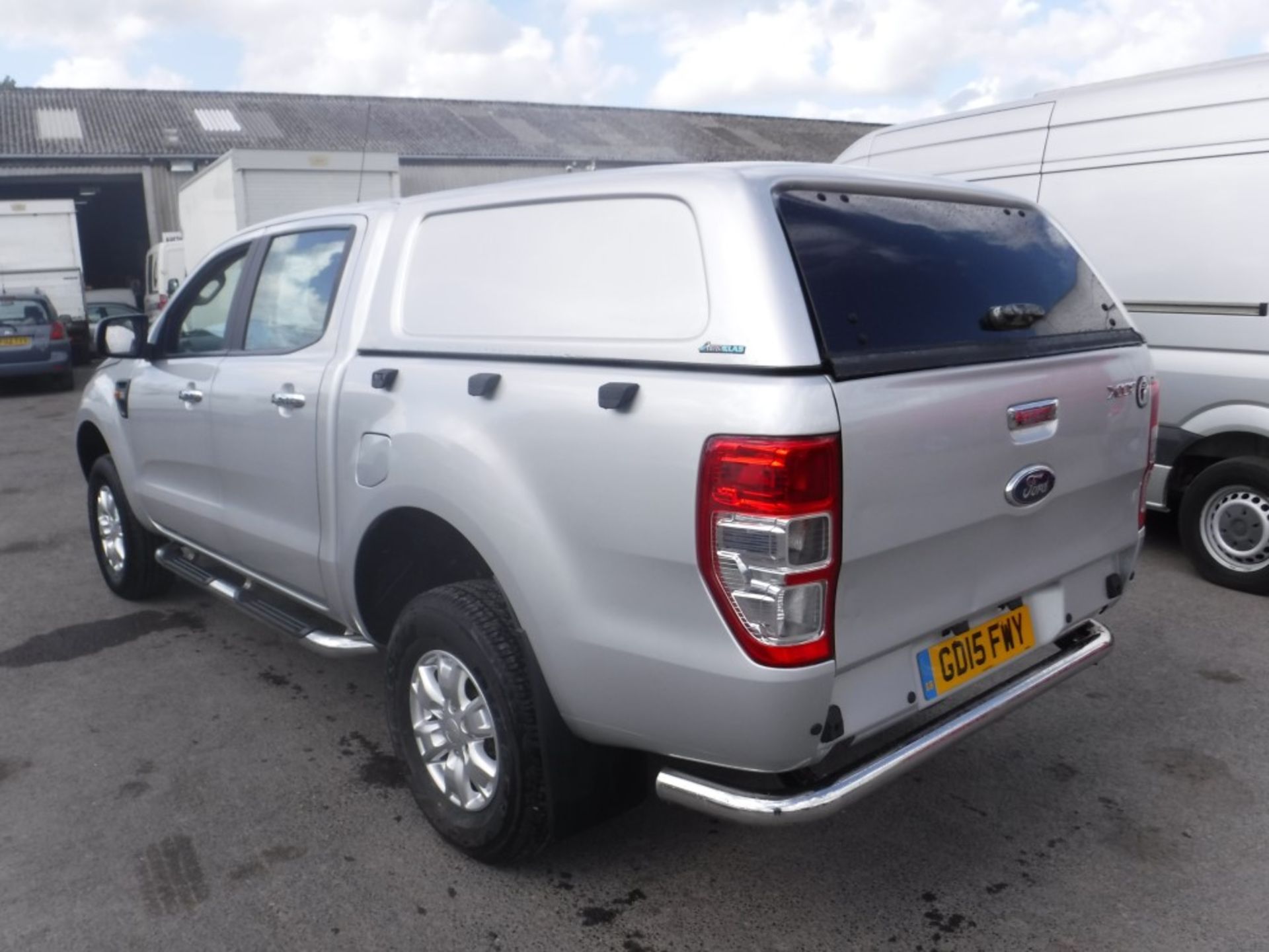 15 reg FORD RANGER XLT 4 X 4 TDCI PICKUP, 1ST REG 06/15, 72839M WARRANTED, V5 HERE, 1 OWNER FROM NEW - Image 3 of 5