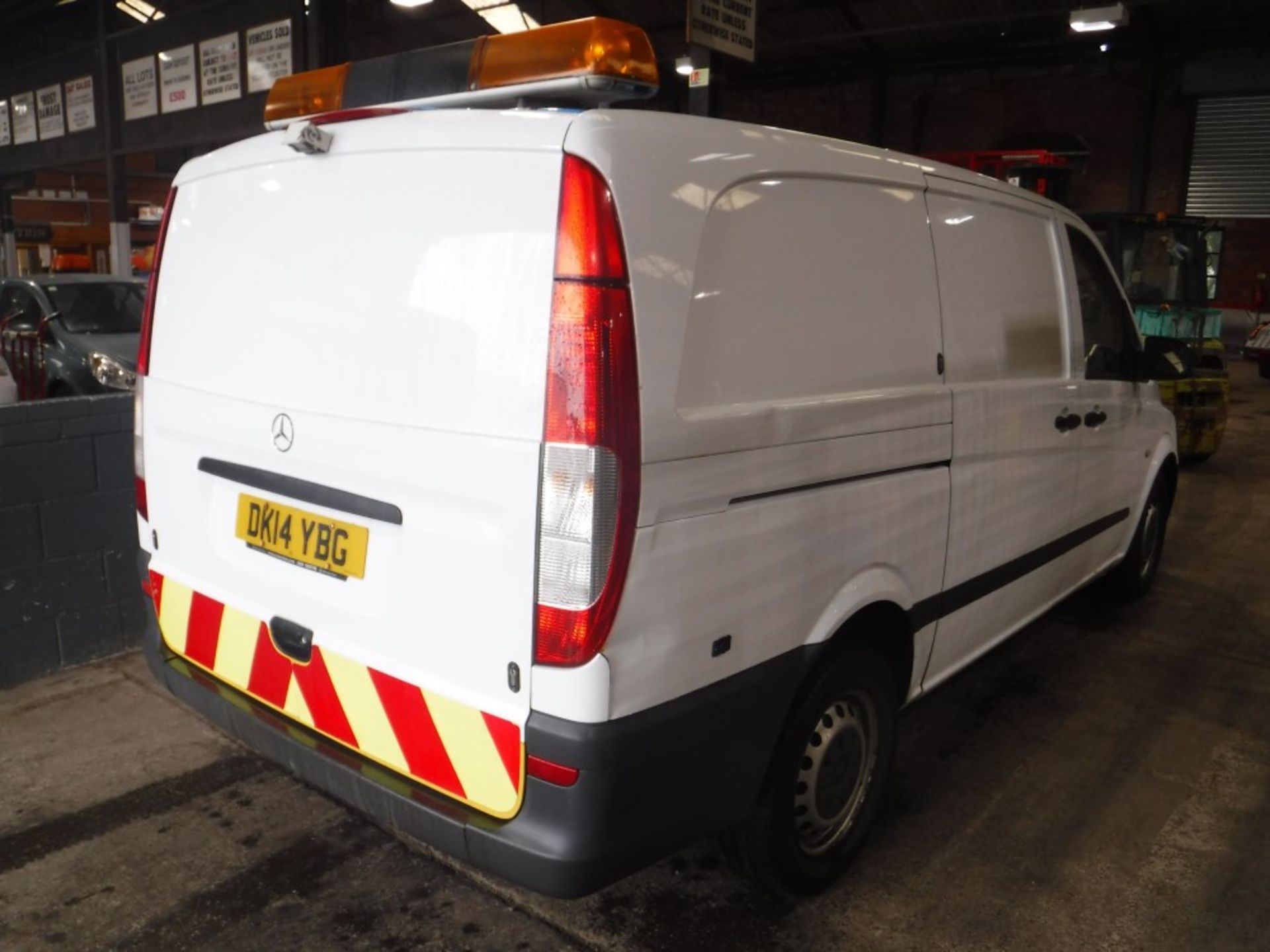 14 reg MERCEDES VITO 113 CDI BLUEEFFICIENCY, 1ST REG 03/14, TEST 03/19, 102641M WARRANTED, V5 - Image 4 of 5