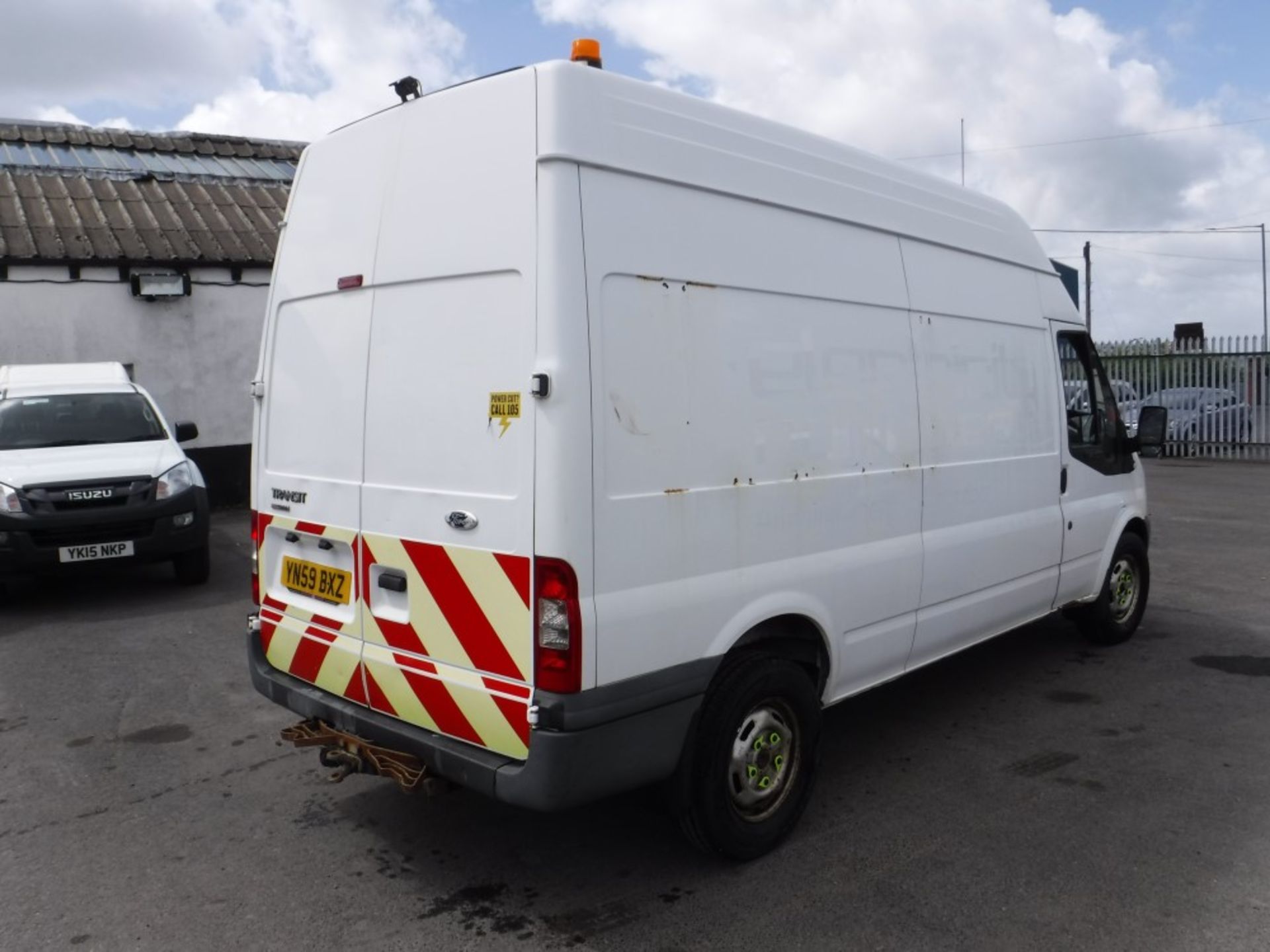 59 reg FORD TRANSIT 115 T350L RWD (DIRECT ELECTRICITY NW) 1ST REG 10/09, TEST 09/18, 99043, NO 3RD - Image 4 of 5