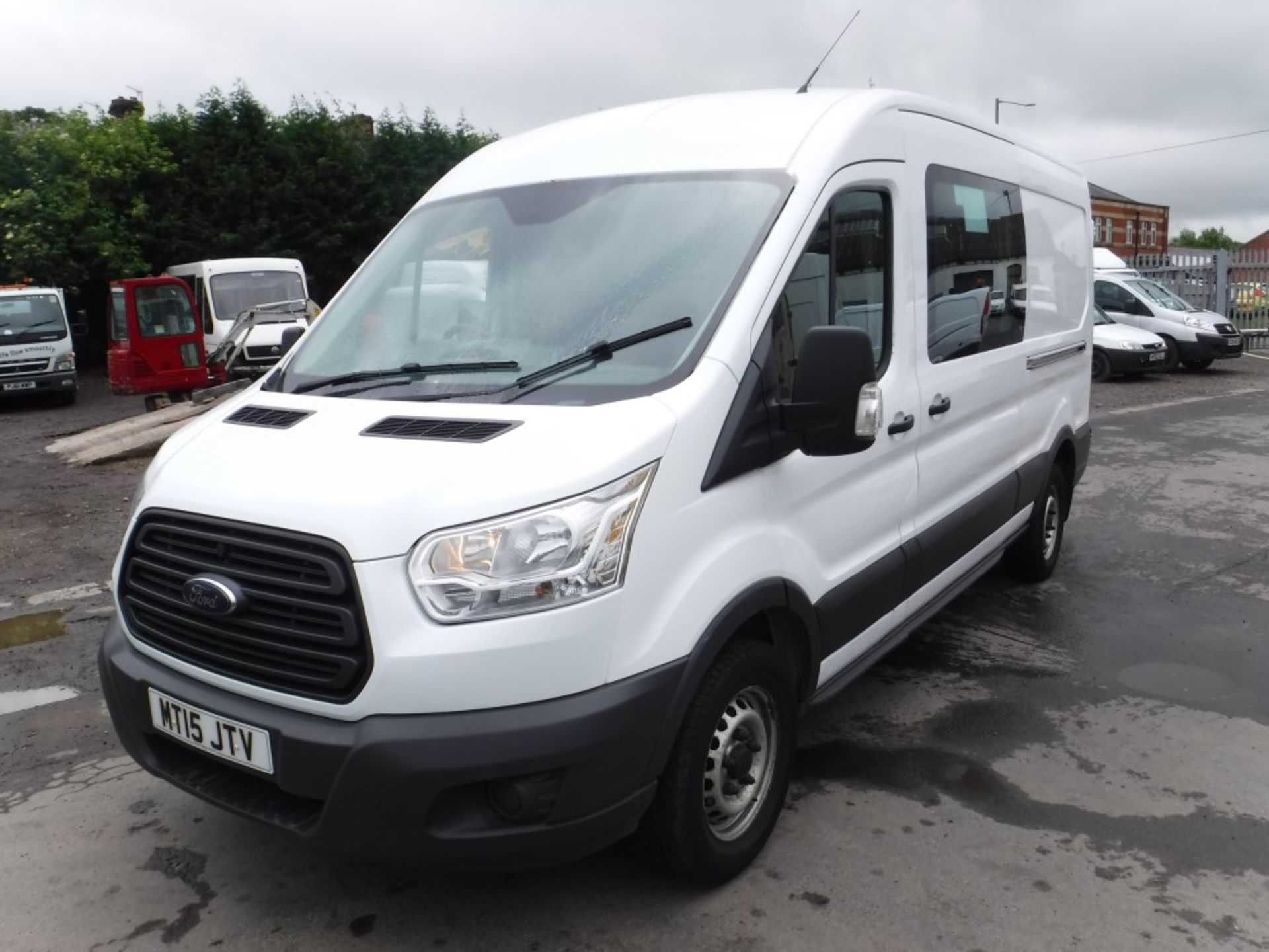 15 reg FORD TRANSIT 350 9 SEAT CREW VAN, 1ST REG 05/15, TEST 05/19, 97837M WARRANTED, V5 HERE, 1 - Bild 2 aus 6