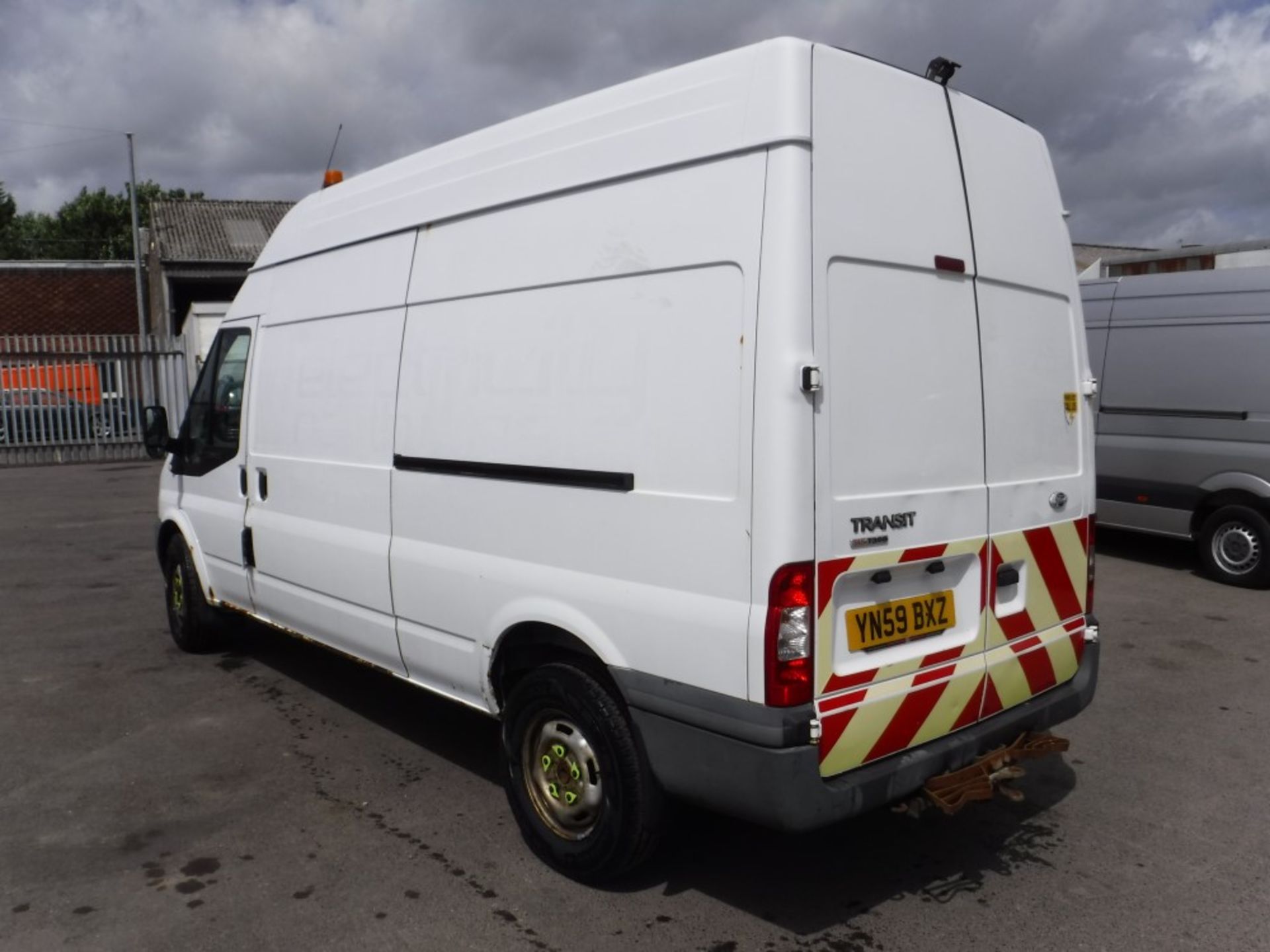 59 reg FORD TRANSIT 115 T350L RWD (DIRECT ELECTRICITY NW) 1ST REG 10/09, TEST 09/18, 99043, NO 3RD - Image 3 of 5