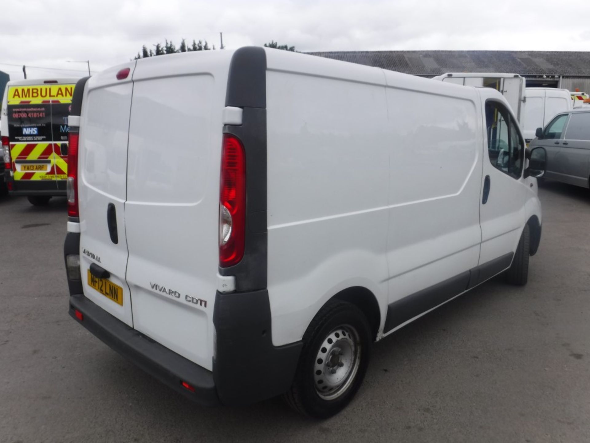 12 reg VAUXHALL VIVARO 2700 CDTI SWB VAN, 1ST REG 03/12, TEST 02/19, 172090M WARRANTED, V5 HERE, 1 - Bild 4 aus 5