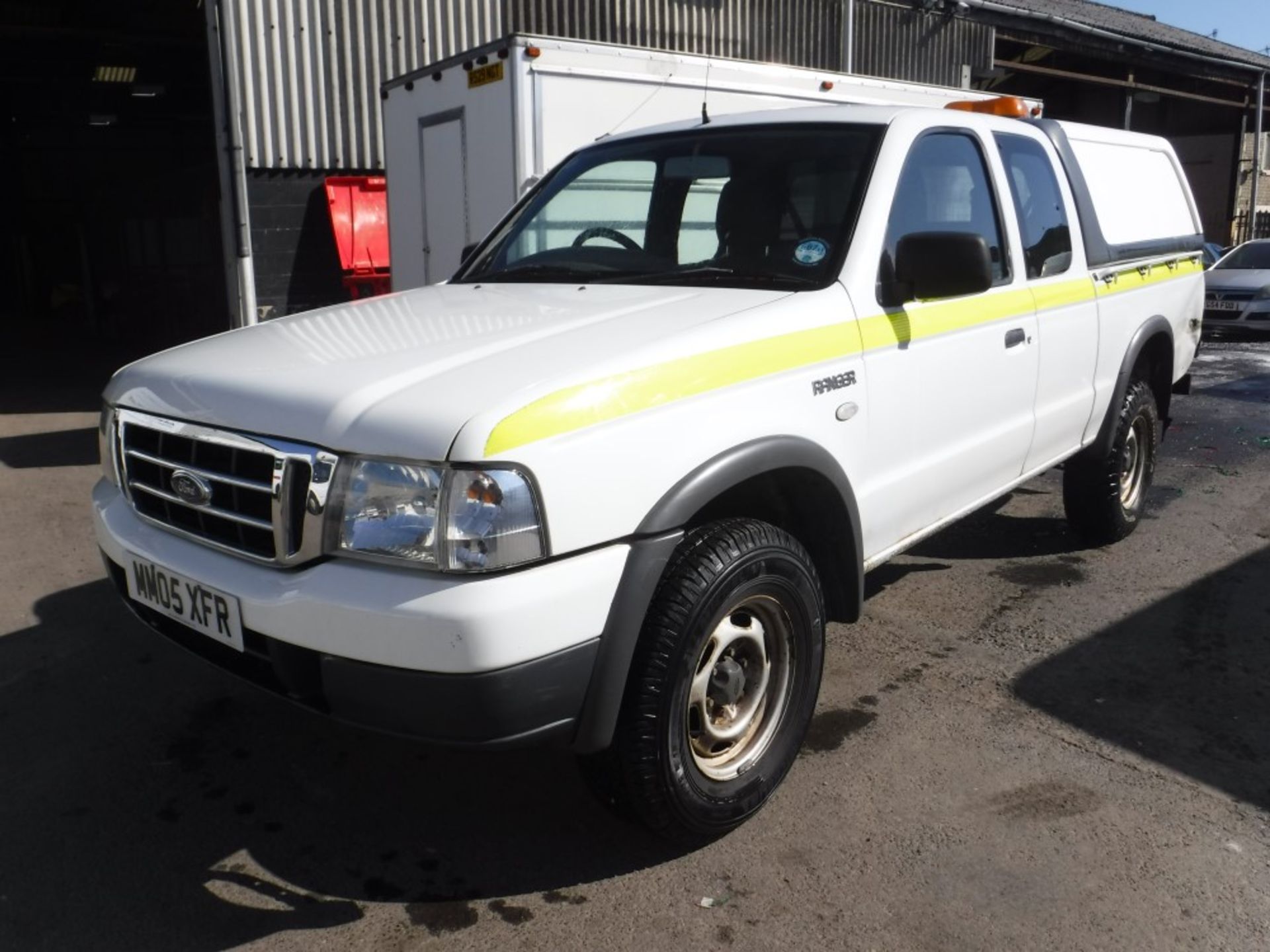 05 reg FORD RANGER SUPERCAB PICKUP (DIRECT COUNCIL) 1ST REG 08/05, TEST 07/18, 101169M, V5 [+ VAT] - Image 2 of 5