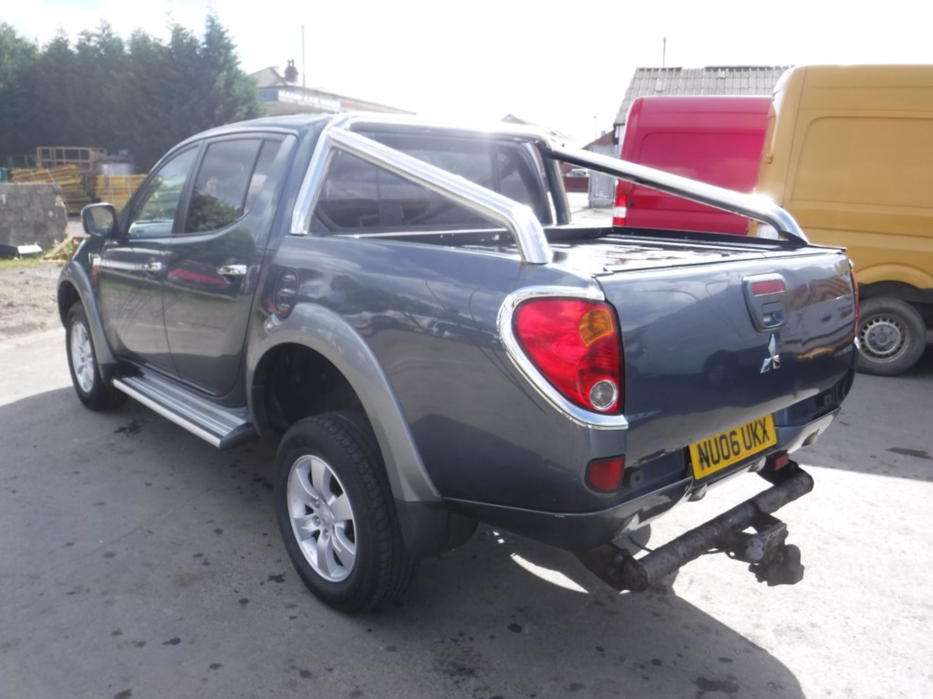 06 reg MITSUBISHI L200 ANIMAL DI-D D/C PICKUP, 1ST REG 03/06, TEST 07/18, 208059M WARRANTED, V5 - Image 3 of 5