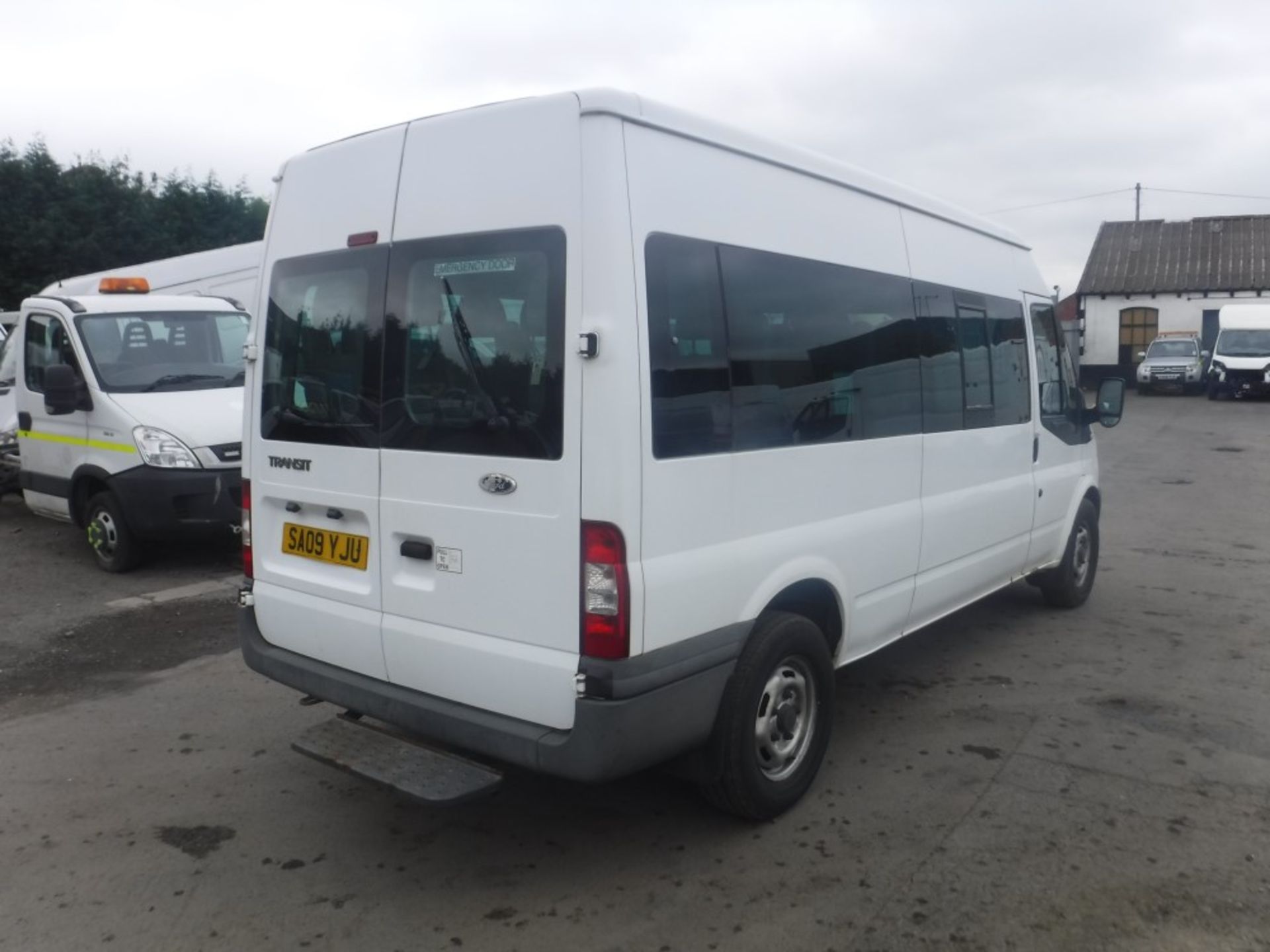 09 reg FORD TRANSIT T370 15S RWD MINIBUS, 1ST REG 03/09, TEST 02/19, 166052M NOT WARRANTED, V5 HERE, - Image 4 of 6