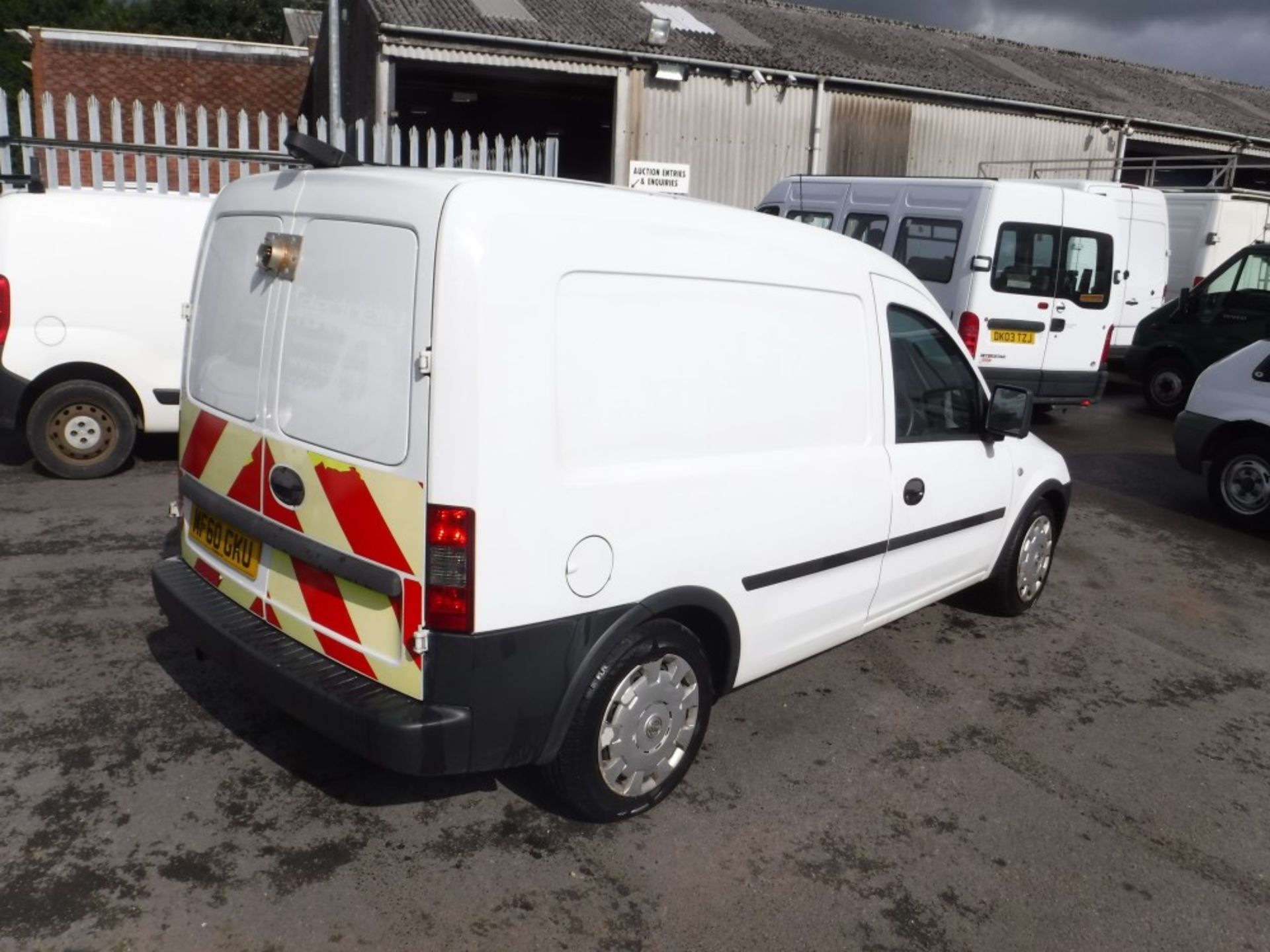 60 reg VAUXHALL COMBO 2000 CDTI VAN (DIRECT ELECTRICITY NW) 1ST REG 09/10, TEST 06/19, 114810M, V5 - Image 4 of 5